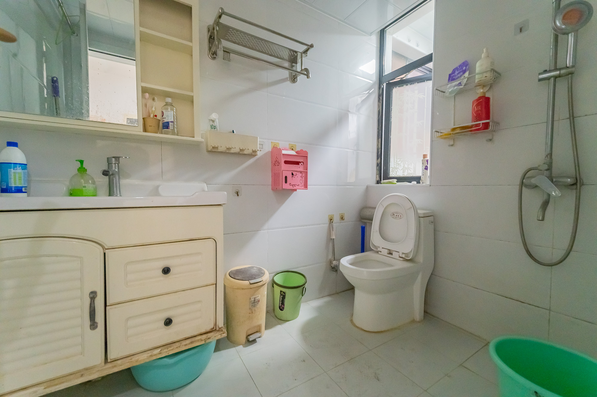 蓝山郡 3室2厅1卫 59.0万 蓝山郡 3室2厅1卫 59.0万卫生间