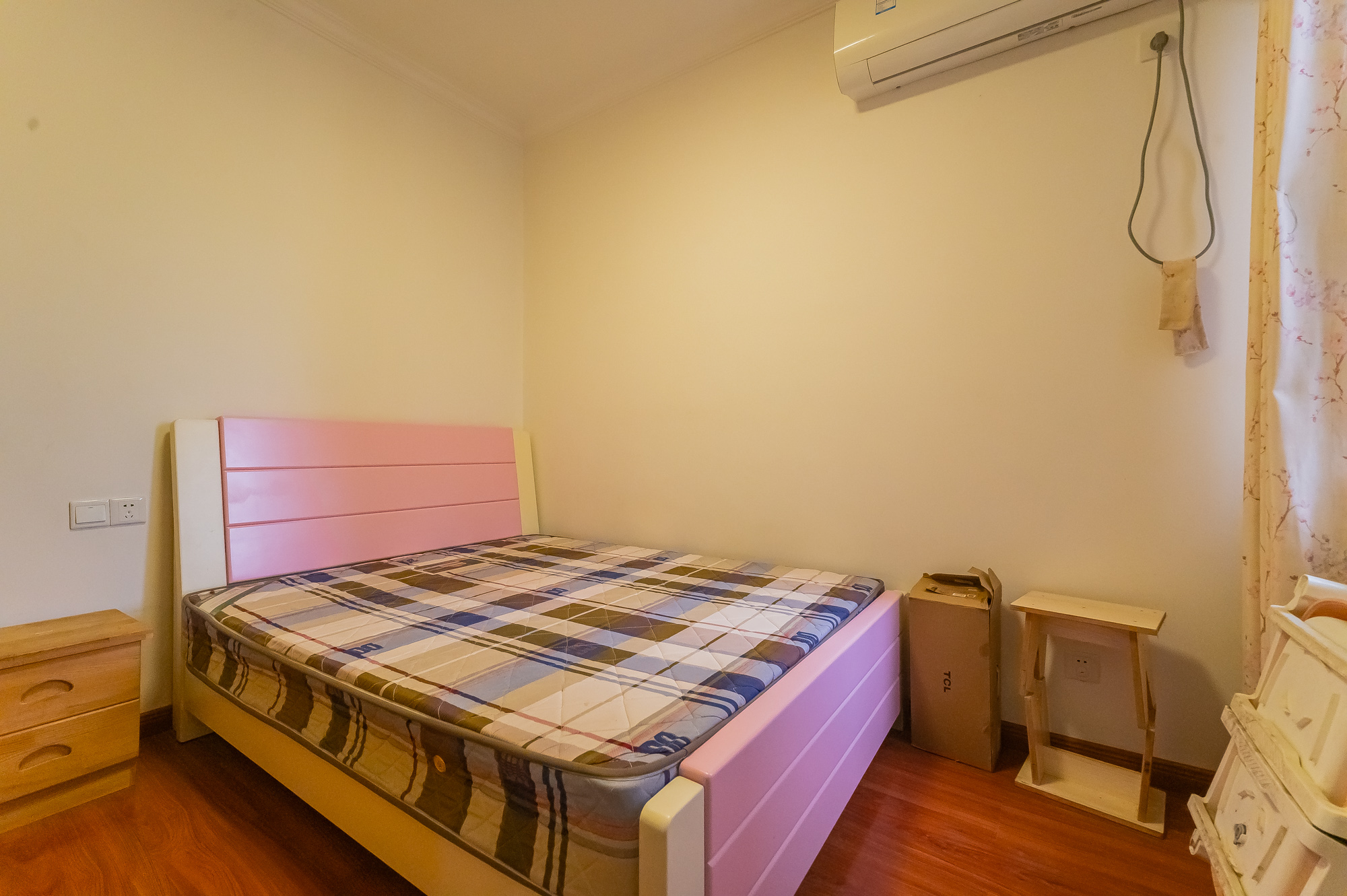 蓝山郡 3室2厅1卫 59.0万 蓝山郡 3室2厅1卫 59.0万卧室