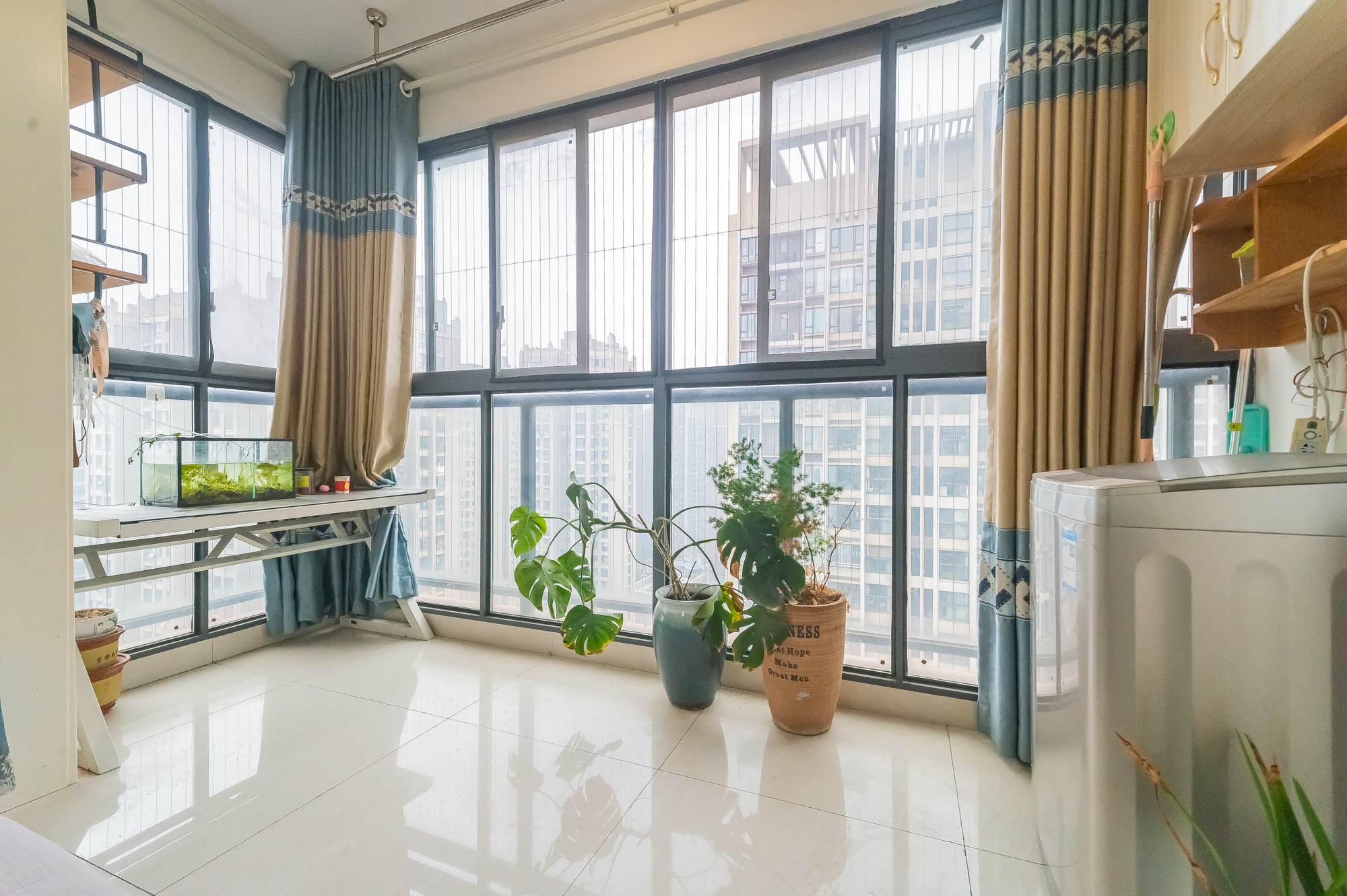 蓝山郡 3室2厅1卫 59.0万 蓝山郡 3室2厅1卫 59.0万阳台