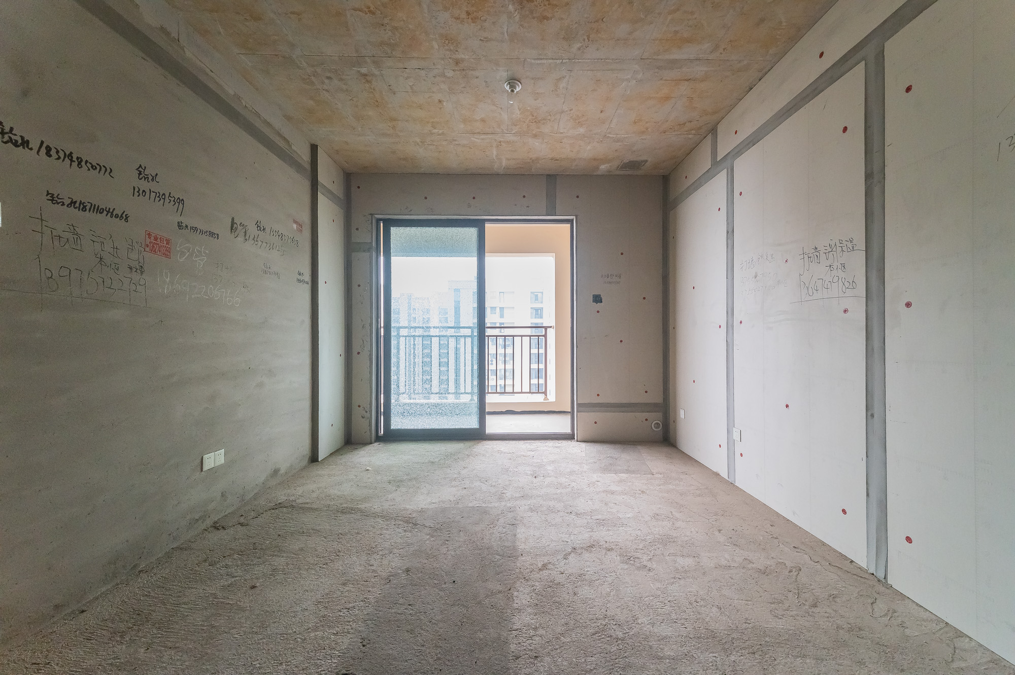 兴进珺府  3室2厅2卫    85.8万 兴进珺府  3室2厅2卫    85.8万