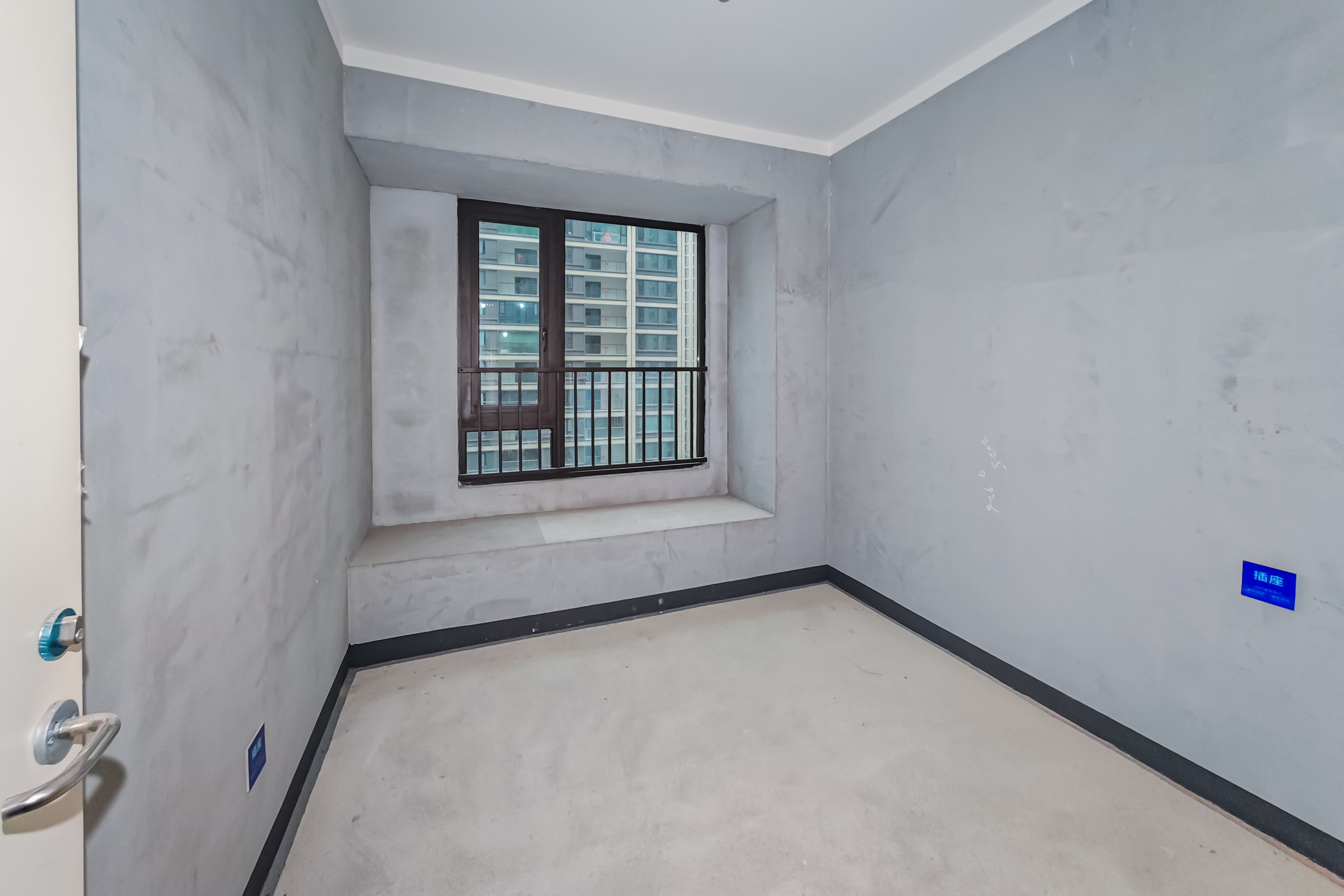 建发玖洲观澜  4室2厅3卫   251.00万其他