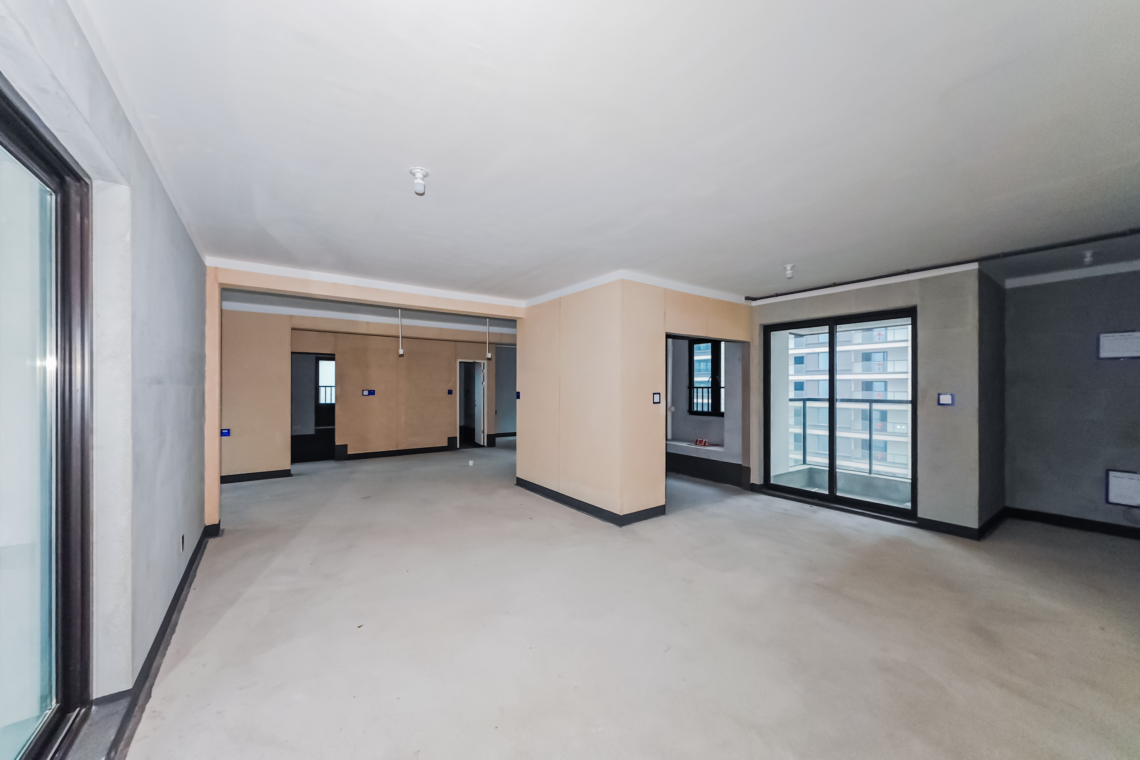 建发玖洲观澜  4室2厅2卫   210.00万其他