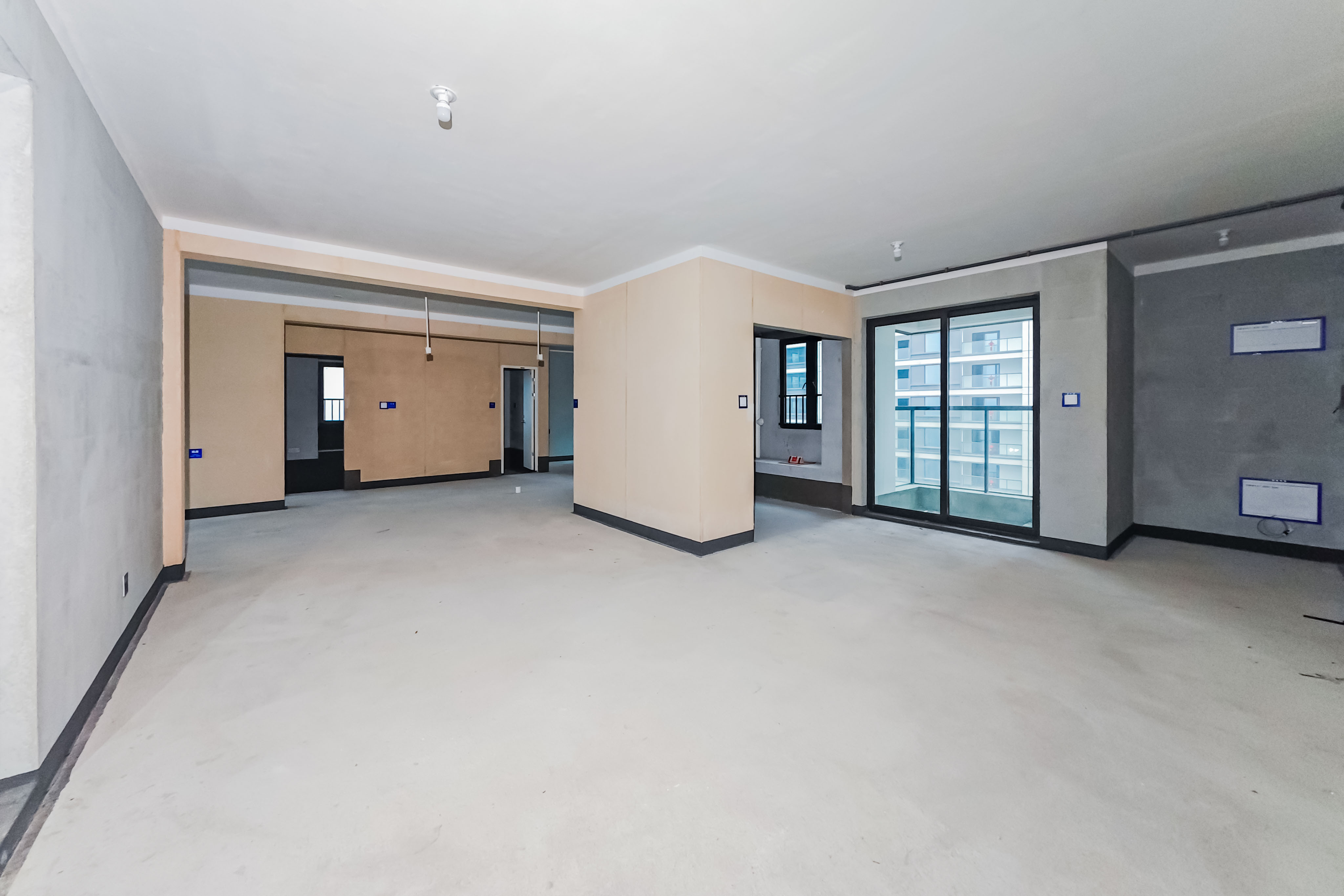 建发玖洲观澜  4室2厅2卫   210.00万其他