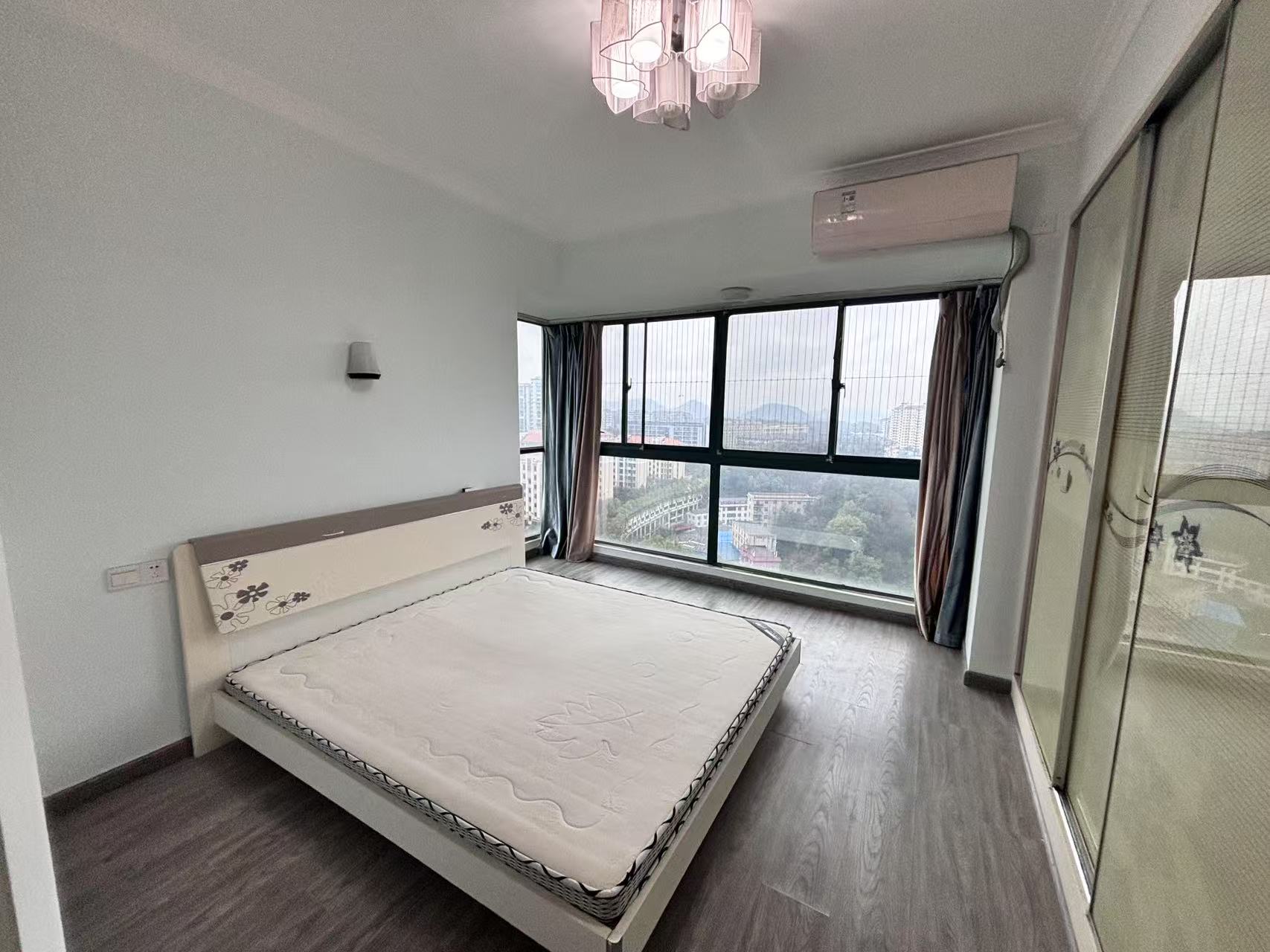 经世皇城 3室2厅2卫 49.8万 经世皇城 3室2厅2卫 49.8万室内图