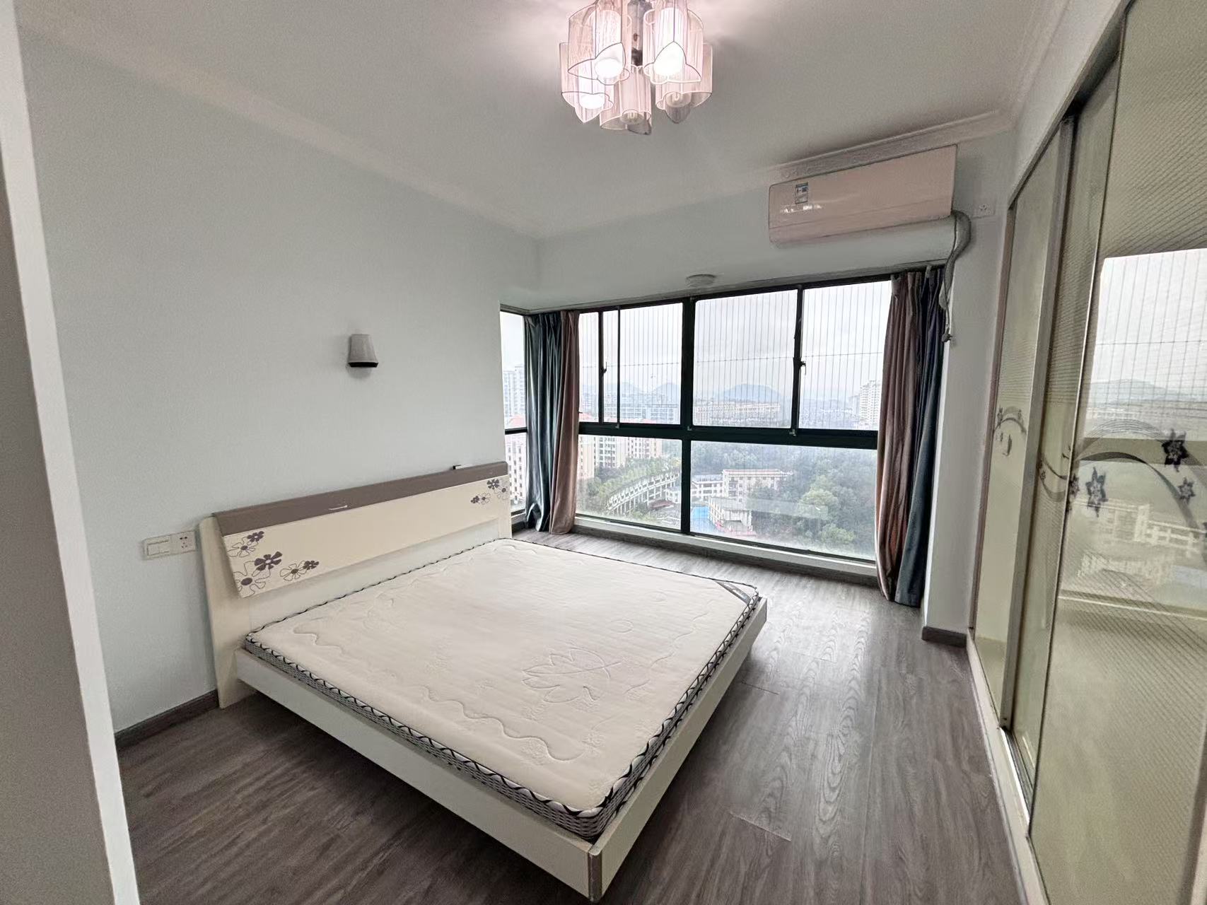 经世皇城 3室2厅2卫 49.8万 经世皇城 3室2厅2卫 49.8万室内图