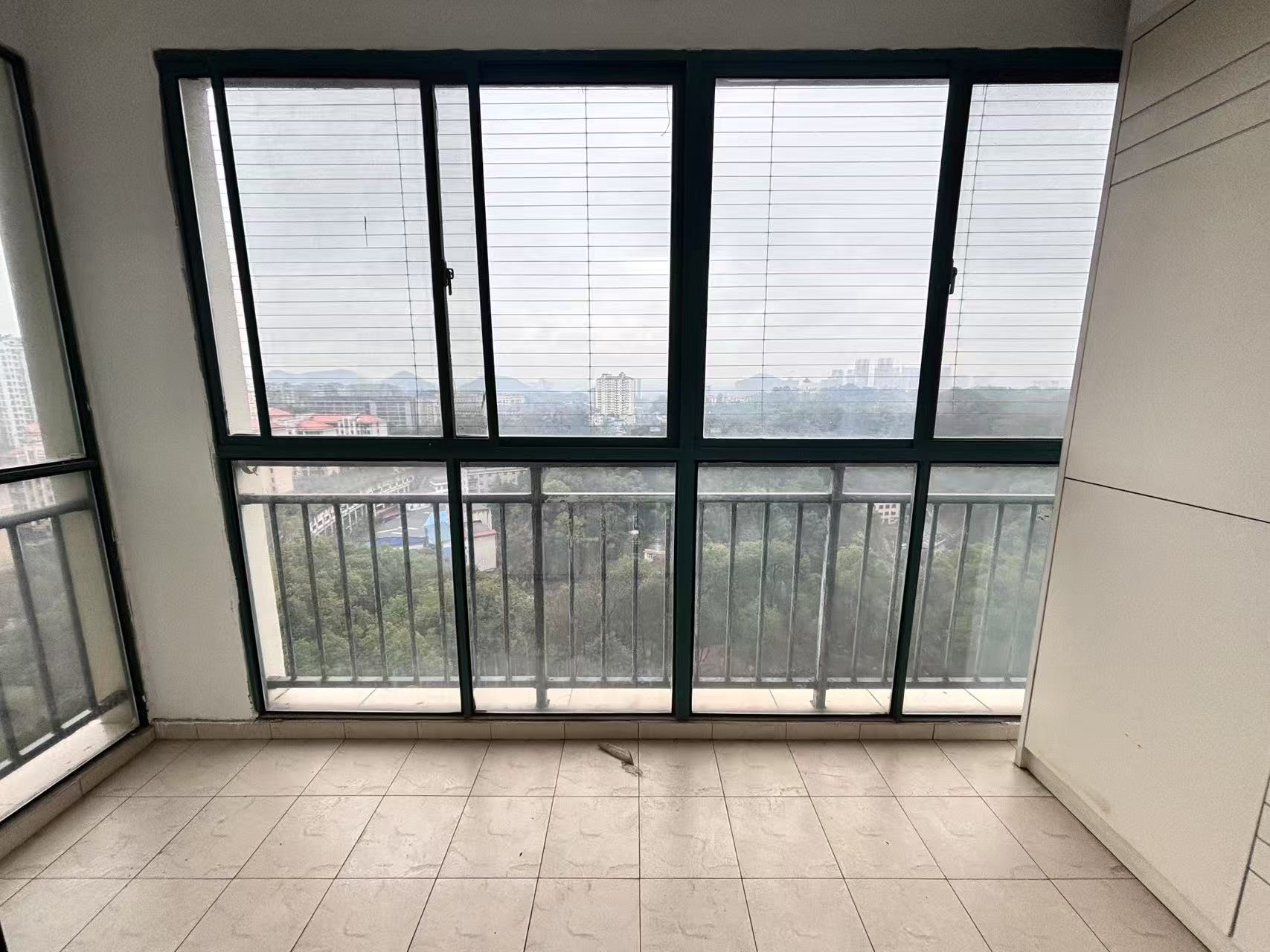 经世皇城 3室2厅2卫 49.8万 经世皇城 3室2厅2卫 49.8万室内图