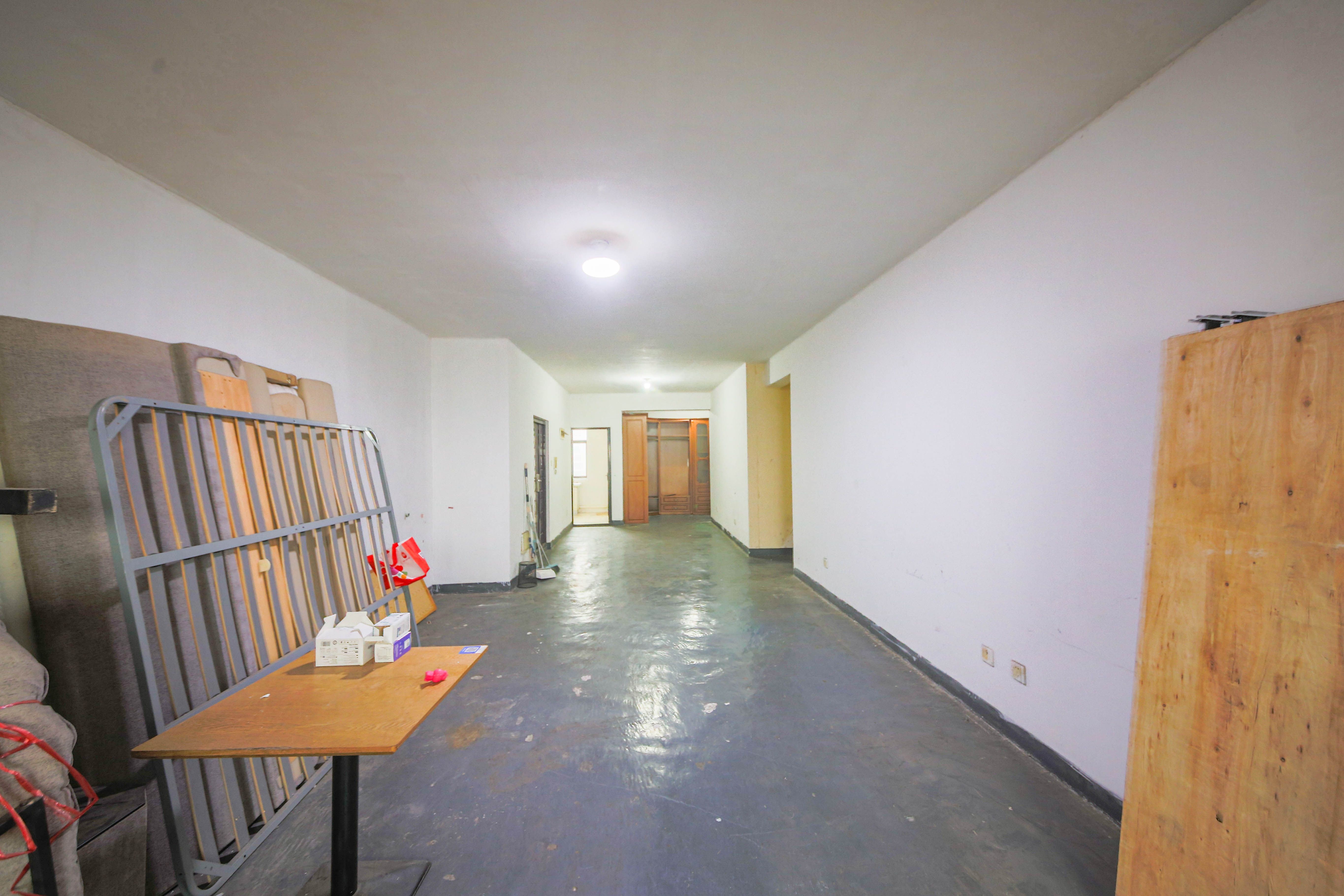 迎新佳苑  1室2厅1卫    150.0万 迎新佳苑  1室2厅1卫    150.0万客厅