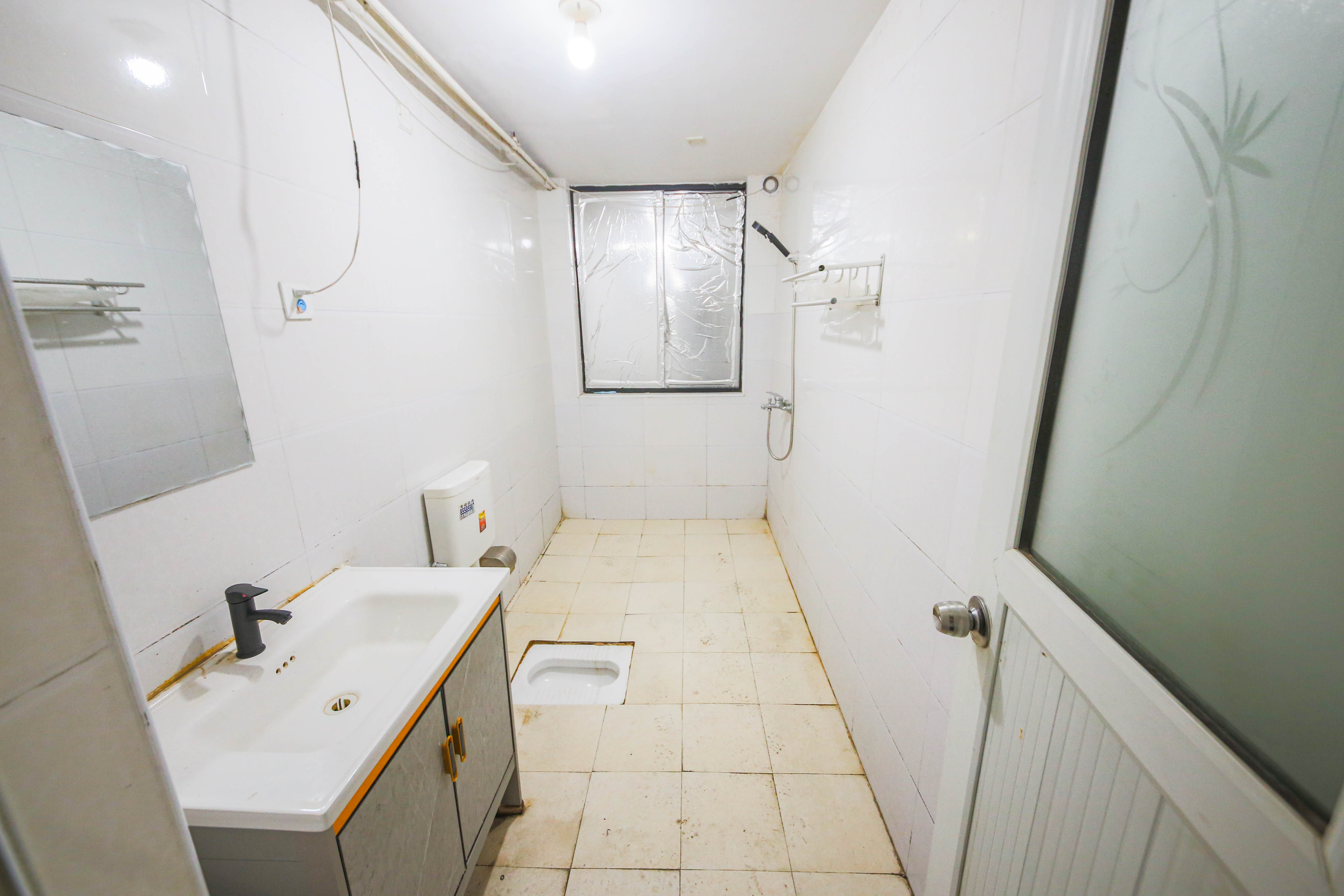 迎新佳苑  1室2厅1卫    150.0万 迎新佳苑  1室2厅1卫    150.0万卫生间