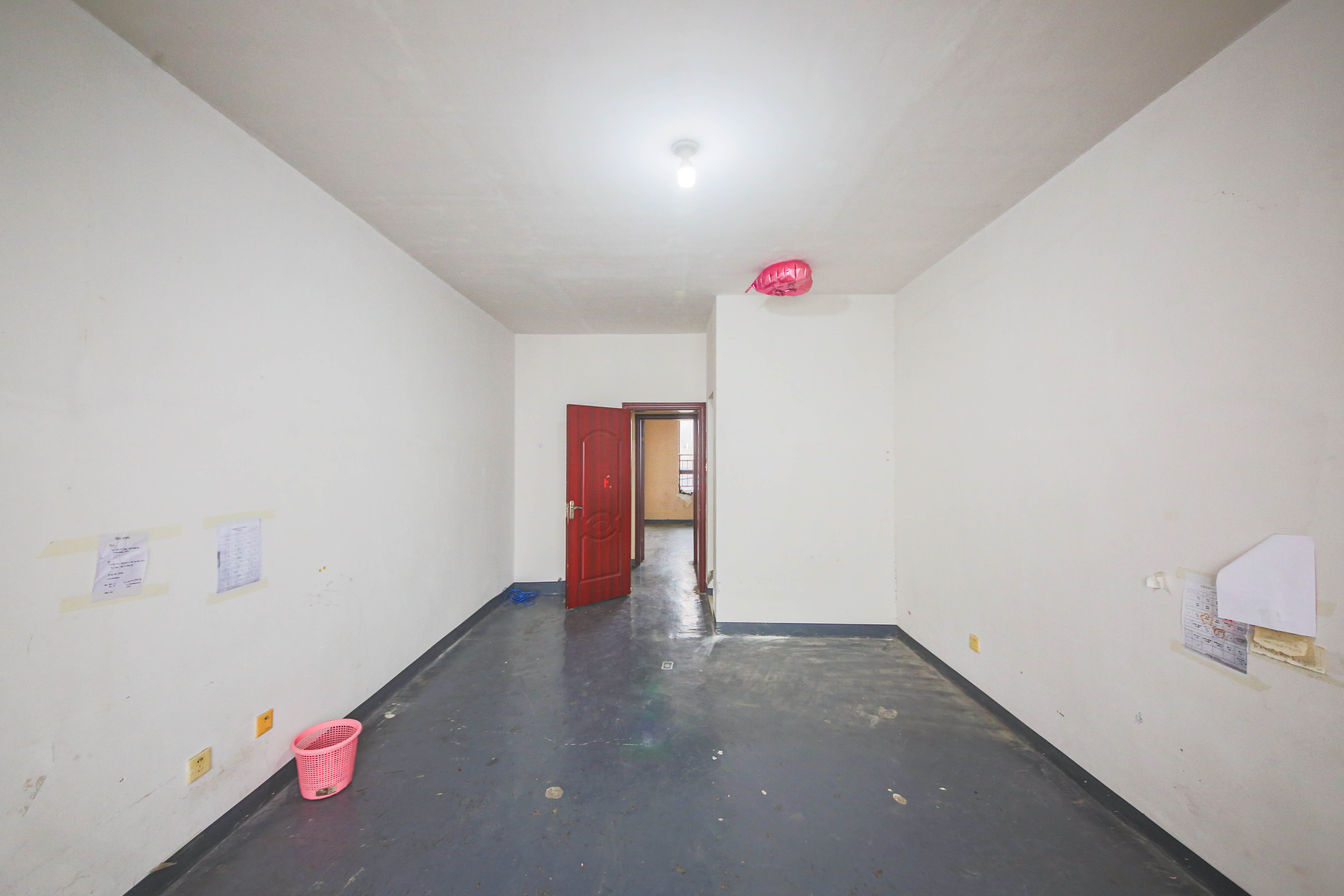 迎新佳苑  1室2厅1卫    150.0万 迎新佳苑  1室2厅1卫    150.0万卧室