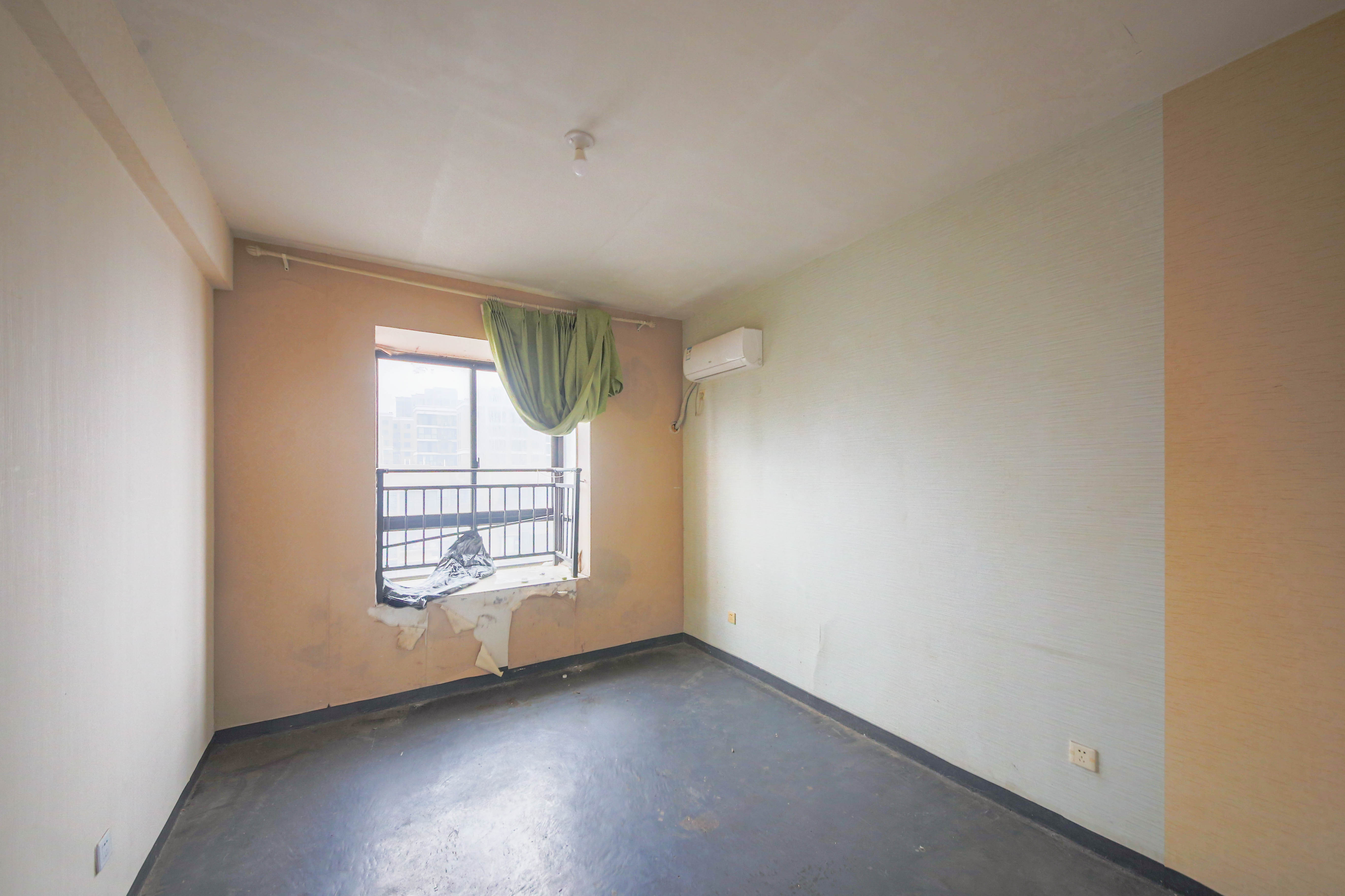 迎新佳苑  1室2厅1卫    150.0万 迎新佳苑  1室2厅1卫    150.0万卧室