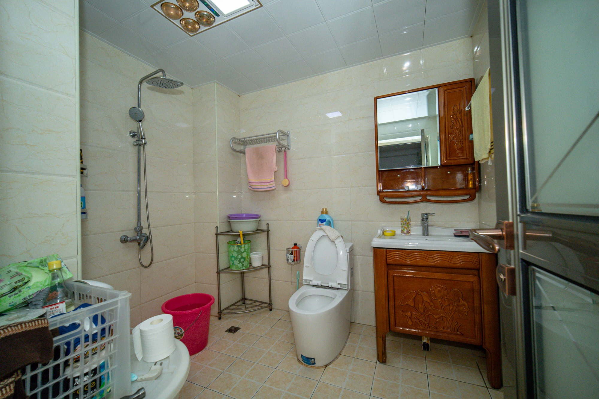 楚天馨苑  3室2厅2卫    80.0万 楚天馨苑  3室2厅2卫    80.0万卫生间