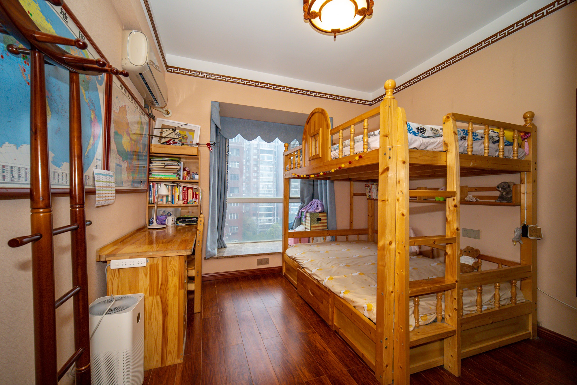 淞雅苑 5室2厅2卫 121.8万 淞雅苑 5室2厅2卫 121.8万卧室