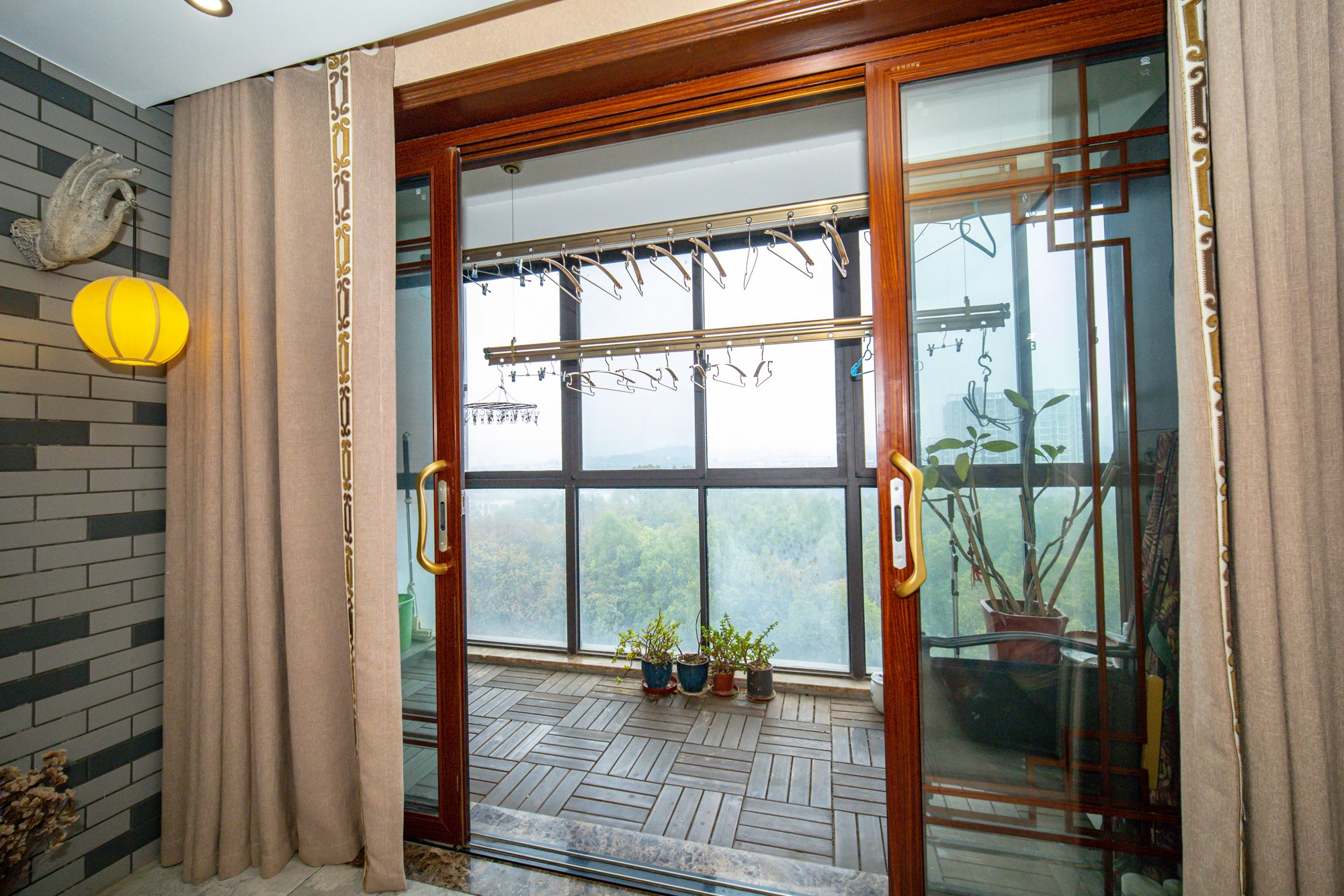 淞雅苑 5室2厅2卫 121.8万 淞雅苑 5室2厅2卫 121.8万阳台