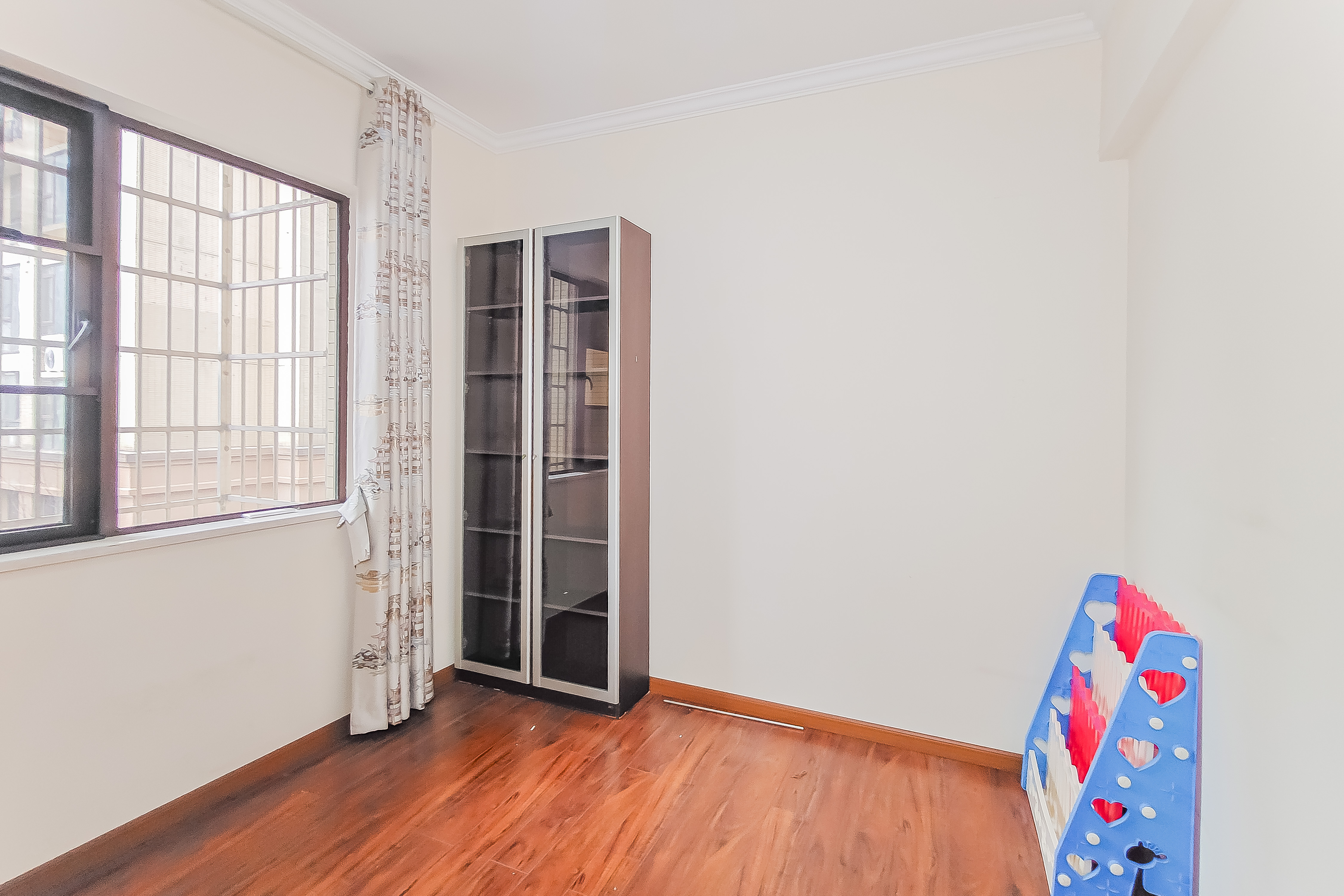 大鸿杰座  3室2厅2卫    140.0万 大鸿杰座  3室2厅2卫    140.0万卧室