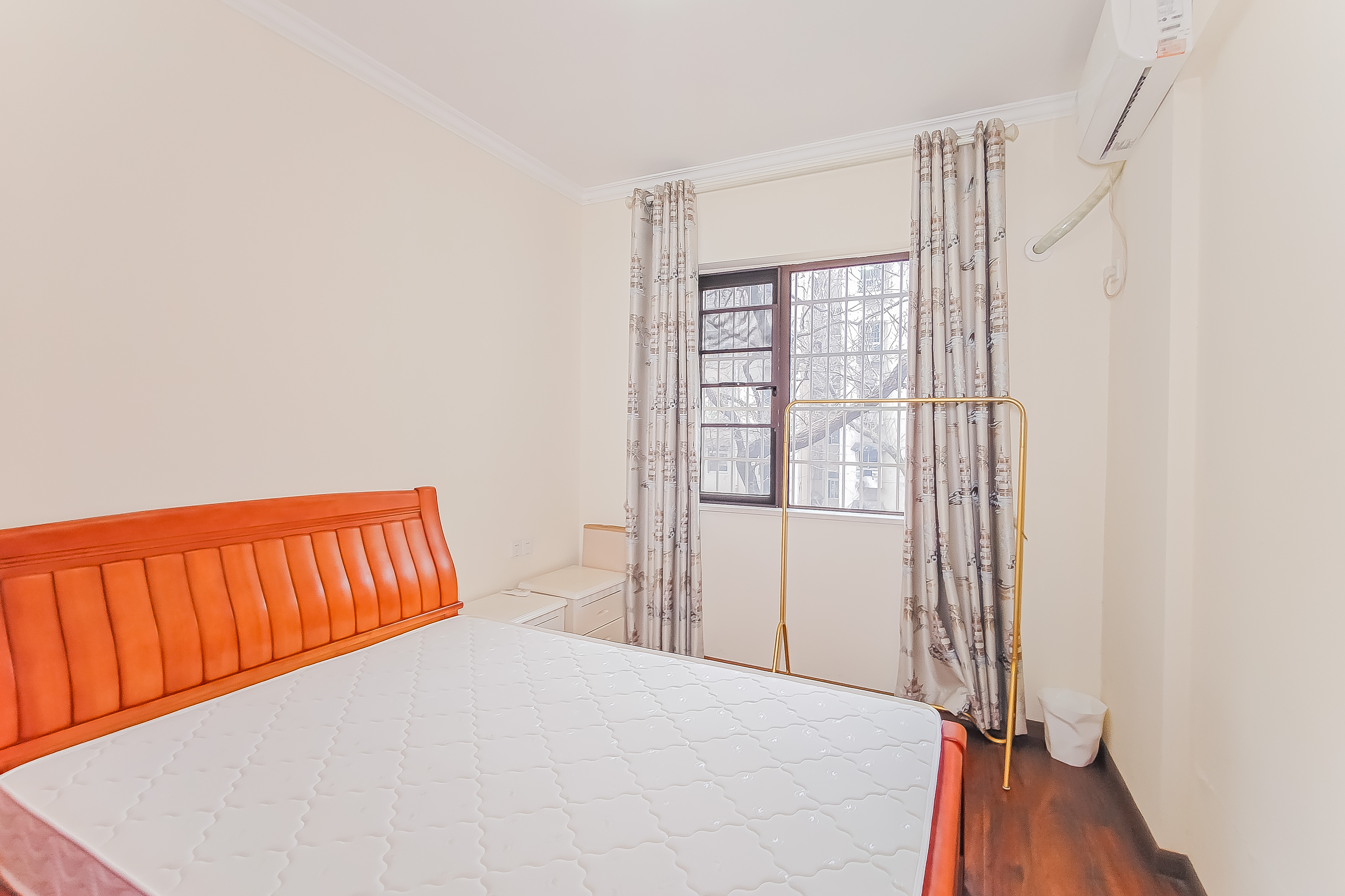 大鸿杰座  3室2厅2卫    140.0万 大鸿杰座  3室2厅2卫    140.0万卧室