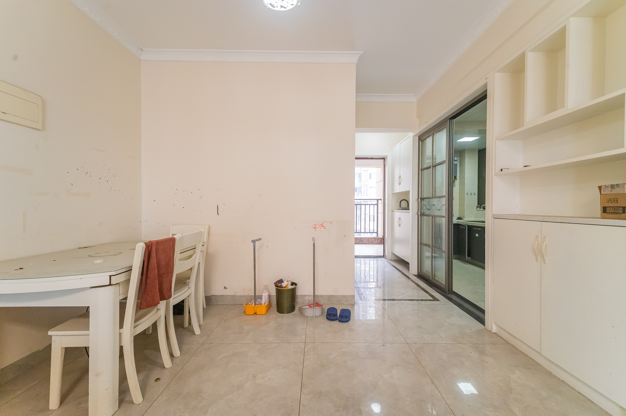 星湖湾二期高层 3室2厅1卫 68.8万 星湖湾二期高层 3室2厅1卫 68.8万客厅