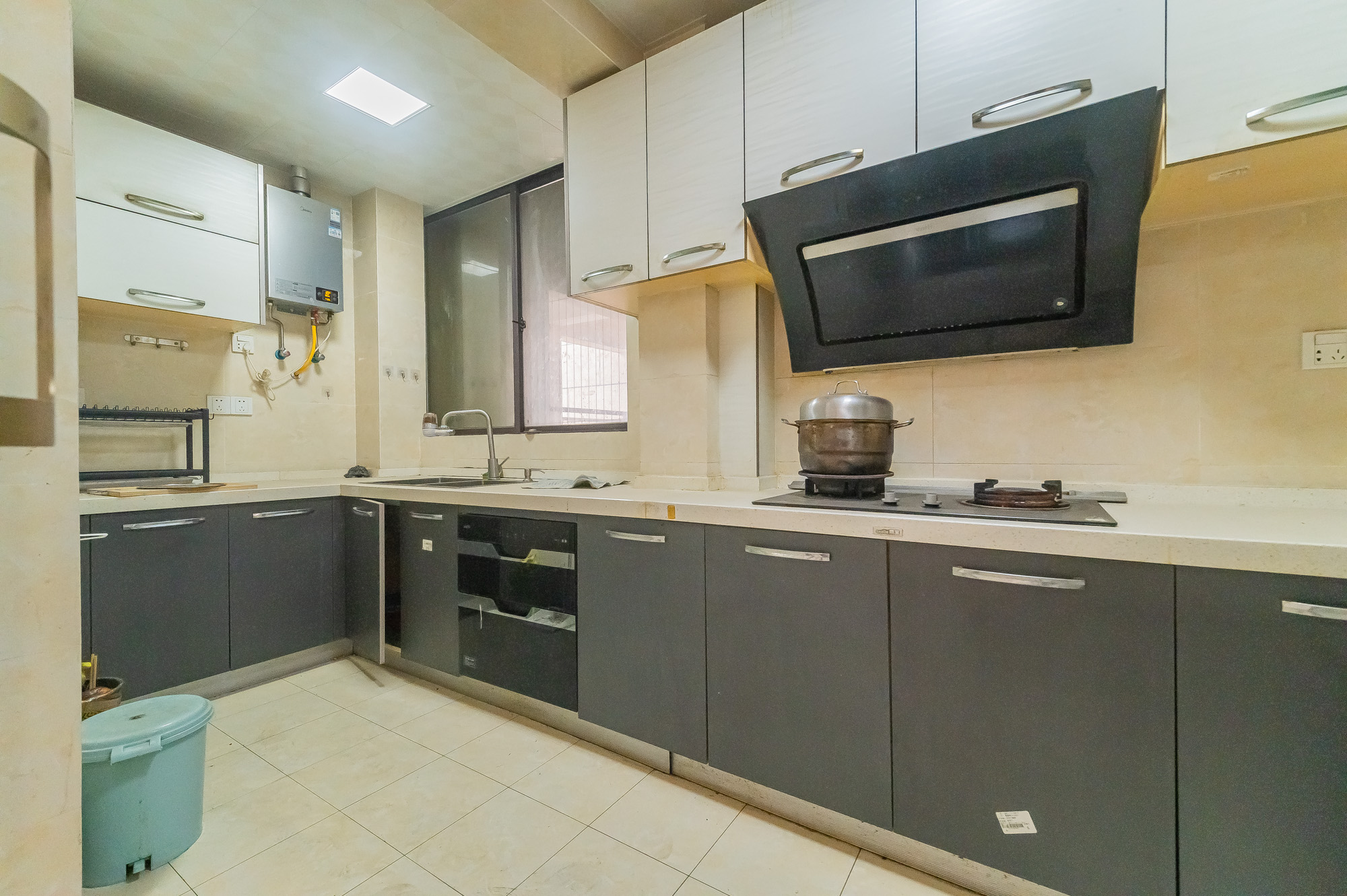 星湖湾二期高层 3室2厅1卫 68.8万 星湖湾二期高层 3室2厅1卫 68.8万厨房