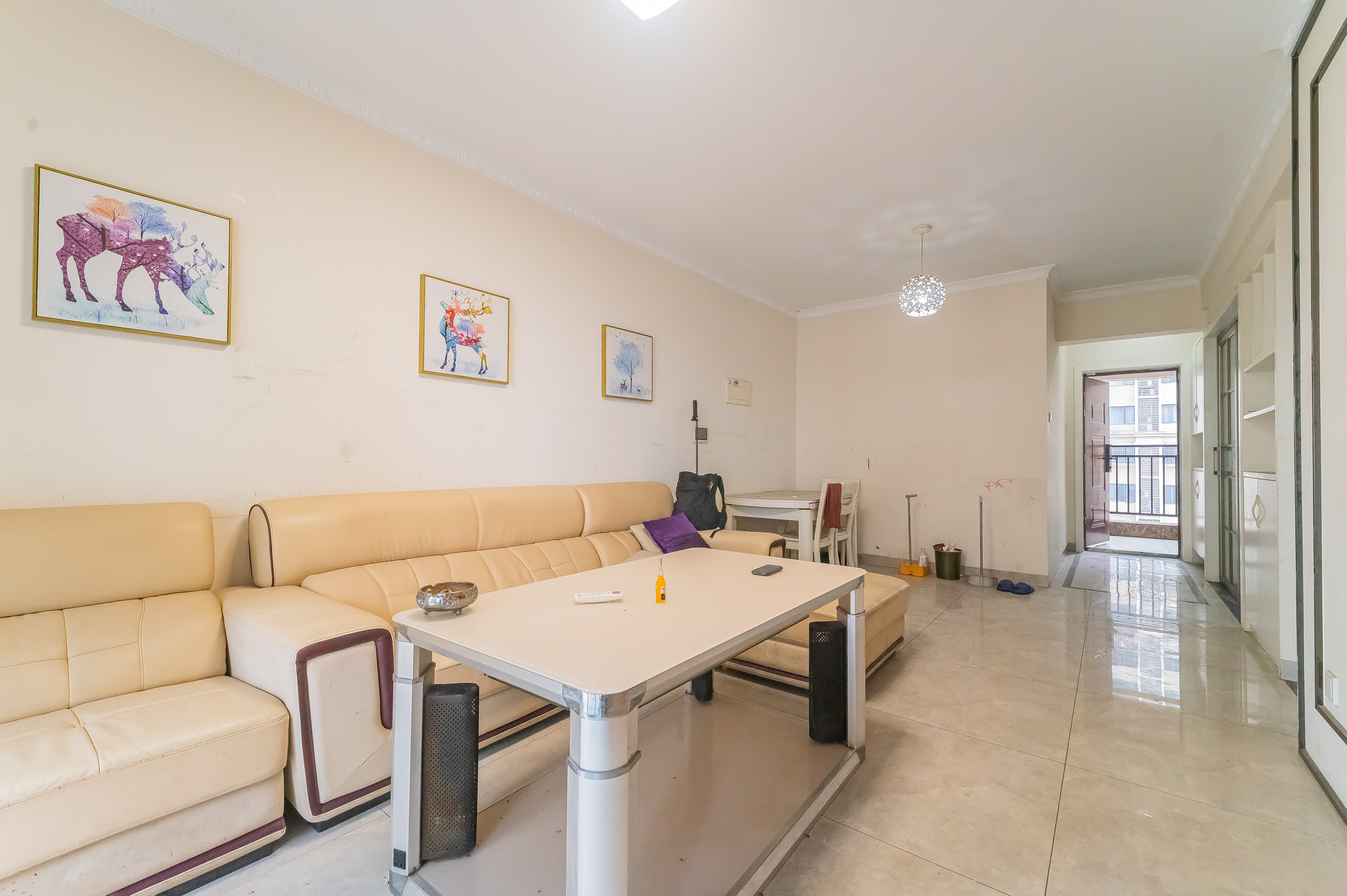 星湖湾二期高层 3室2厅1卫 68.8万 星湖湾二期高层 3室2厅1卫 68.8万客厅