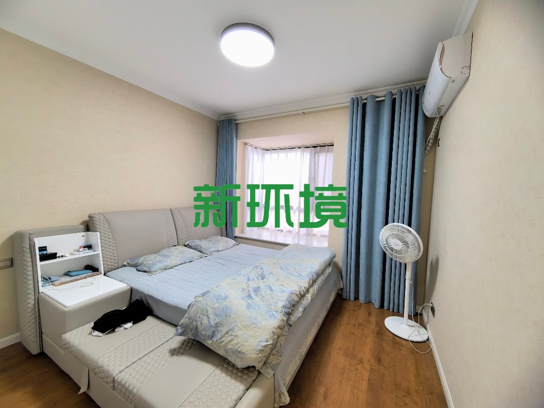 宏天绿城  3室2厅2卫   72.80万客厅