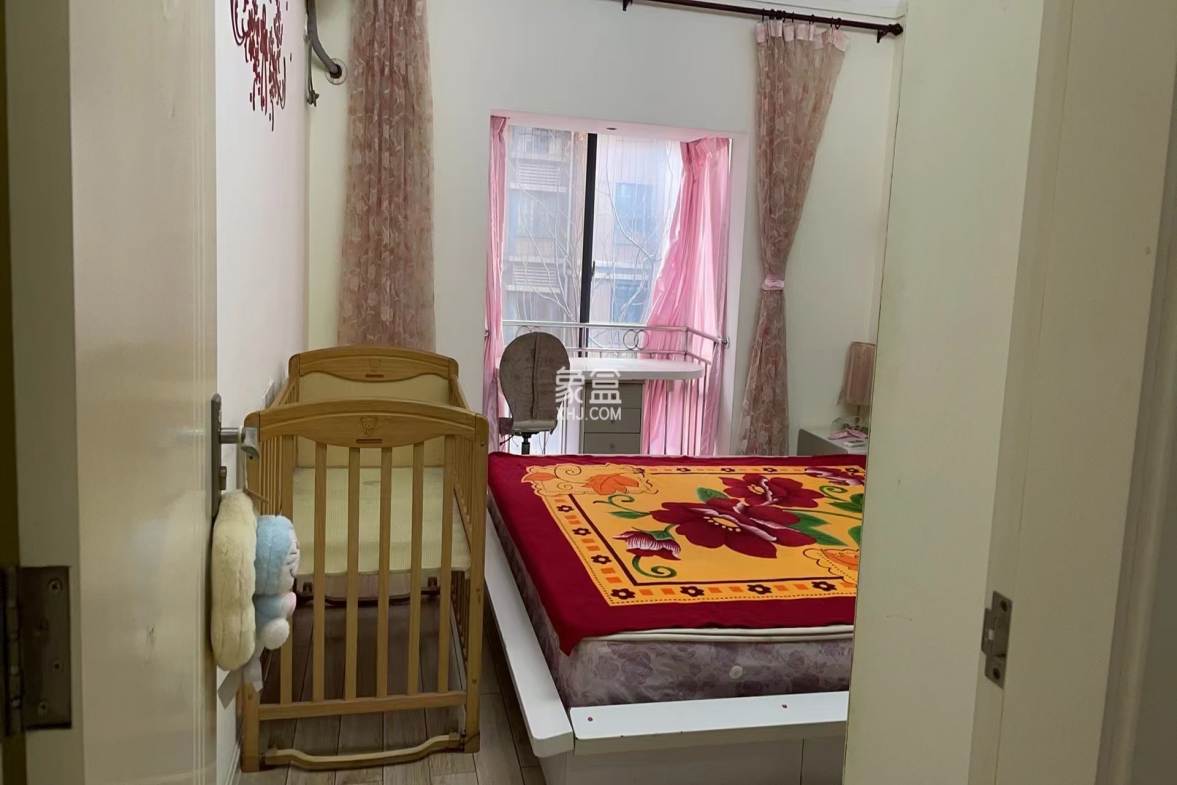 尚书房 3室2厅2卫 2000.00元/月 尚书房 3室2厅2卫 2000.00元/月室内图