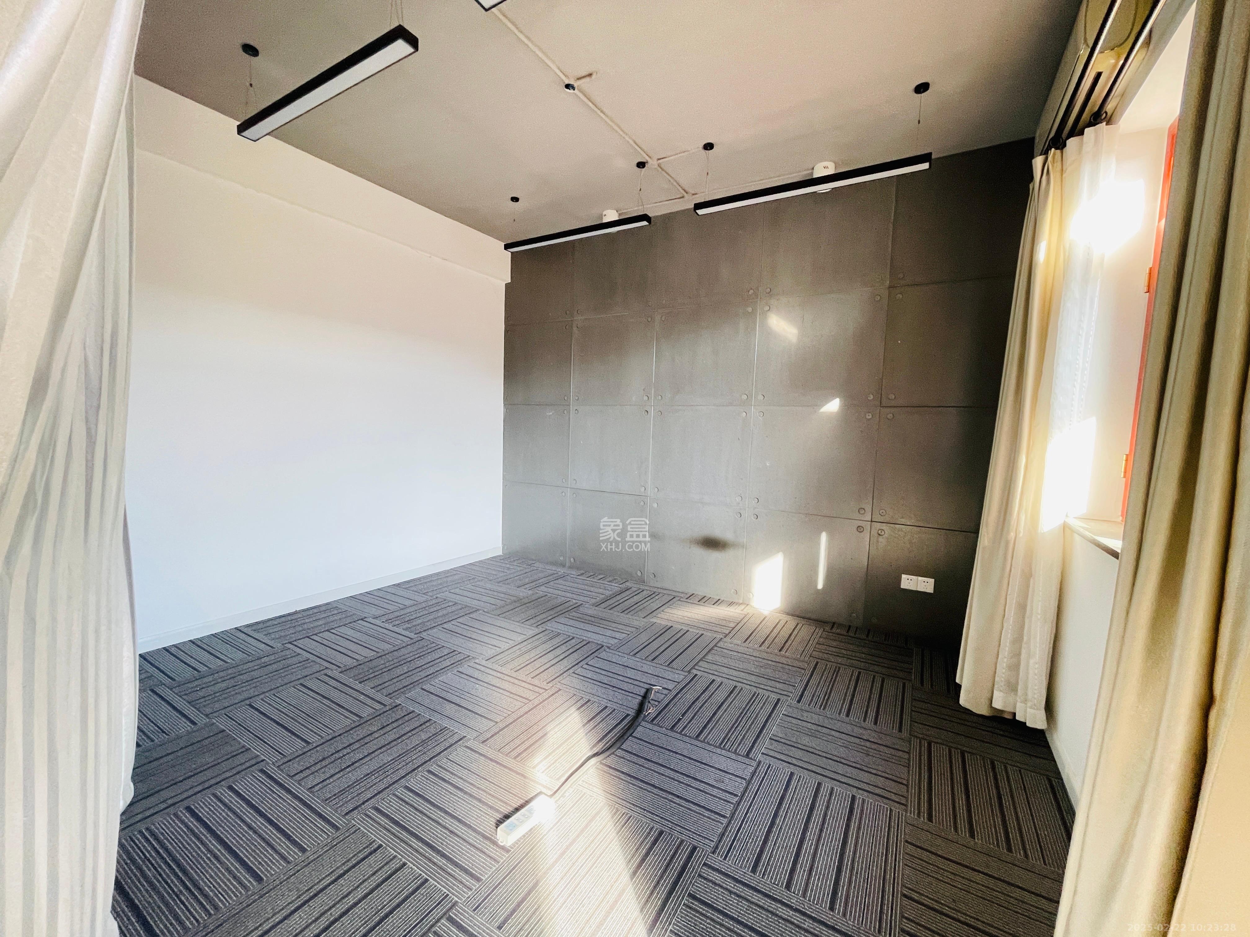 芙蓉公寓 4室2厅2卫 3500.0元/月 芙蓉公寓 4室2厅2卫 3500.0元/月室内图