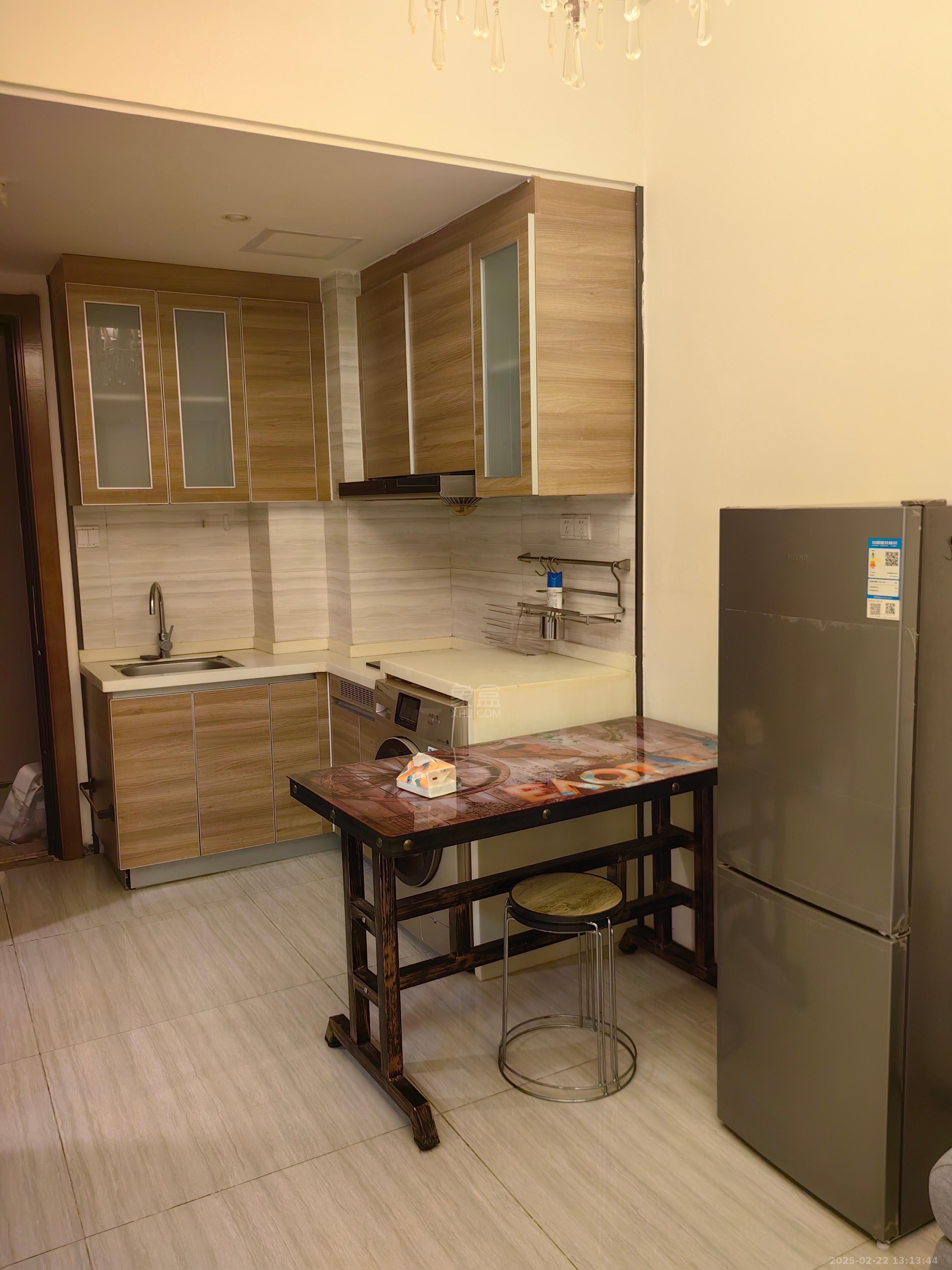 恒大御景湾 1室1厅1卫 1300.0元/月 恒大御景湾 1室1厅1卫 1300.0元/月室内图