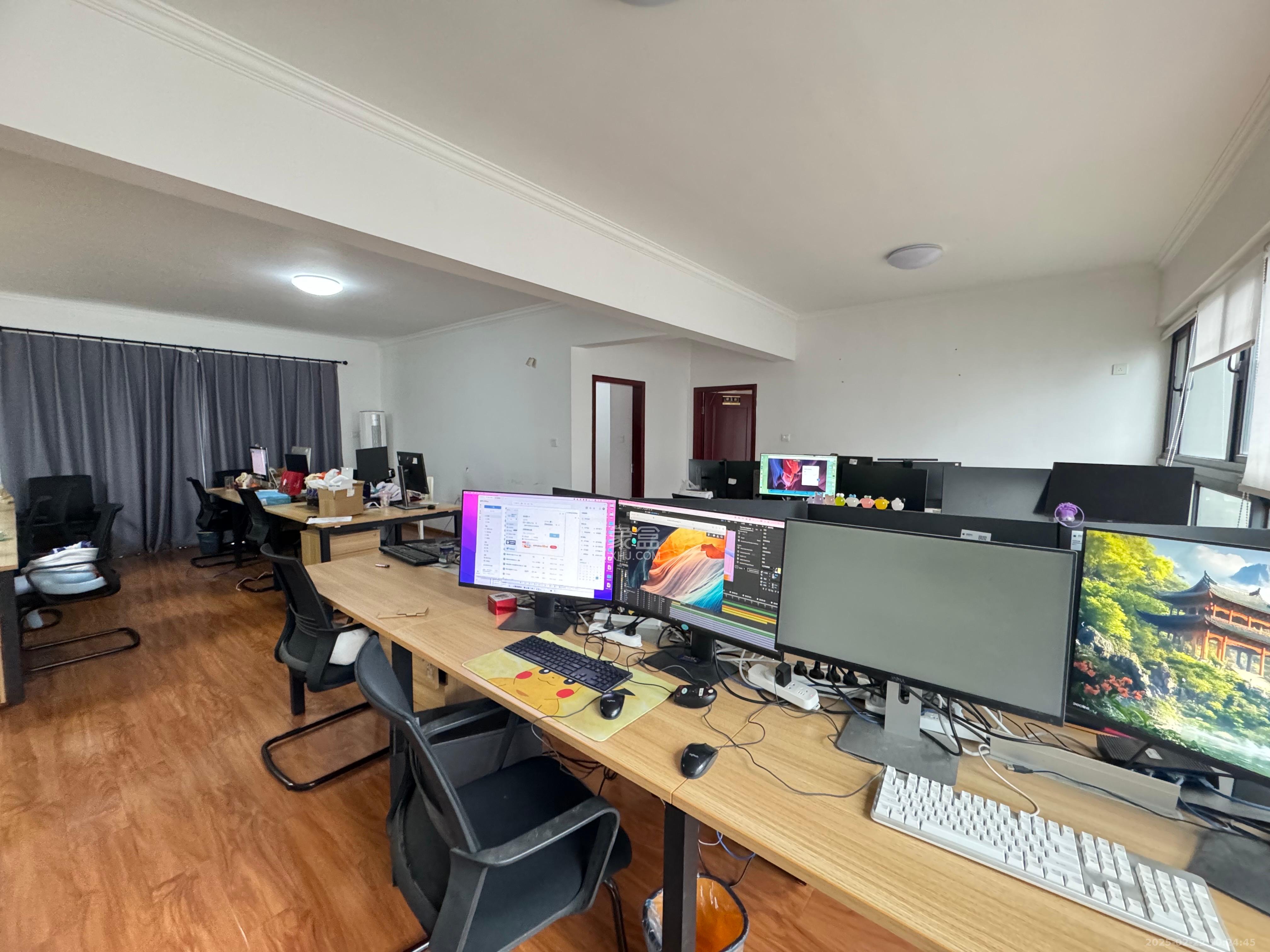 藏珑湖上国际花园 4室2厅2卫 4800.0元/月 藏珑湖上国际花园 4室2厅2卫 4800.0元/月室内图