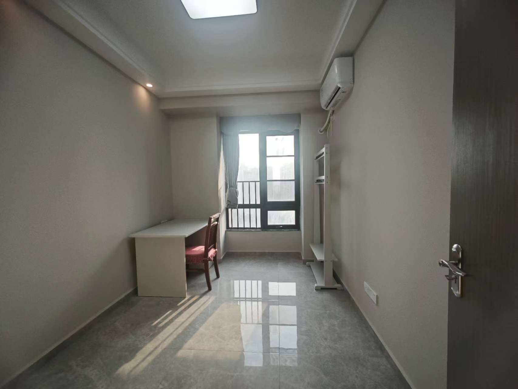 华润中心 4室2厅2卫 6500.0元/月 华润中心 4室2厅2卫 6500.0元/月室内图