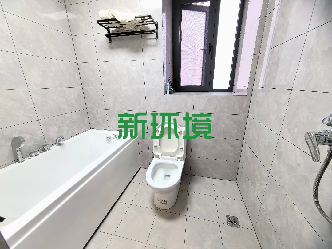 宏天绿城  3室2厅2卫   72.80万客厅
