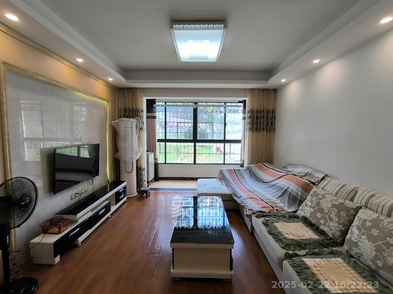 枫华府第 3室2厅2卫 2000.0元/月 枫华府第 3室2厅2卫 2000.0元/月室内图