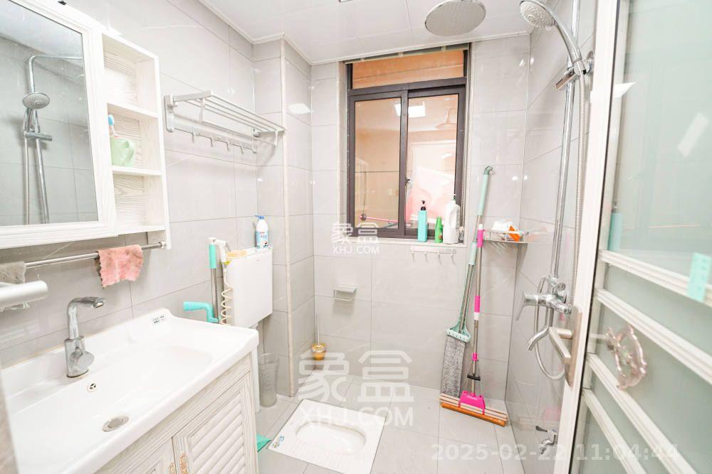 绿地新都会 3室2厅1卫 2400.0元/月 绿地新都会 3室2厅1卫 2400.0元/月室内图