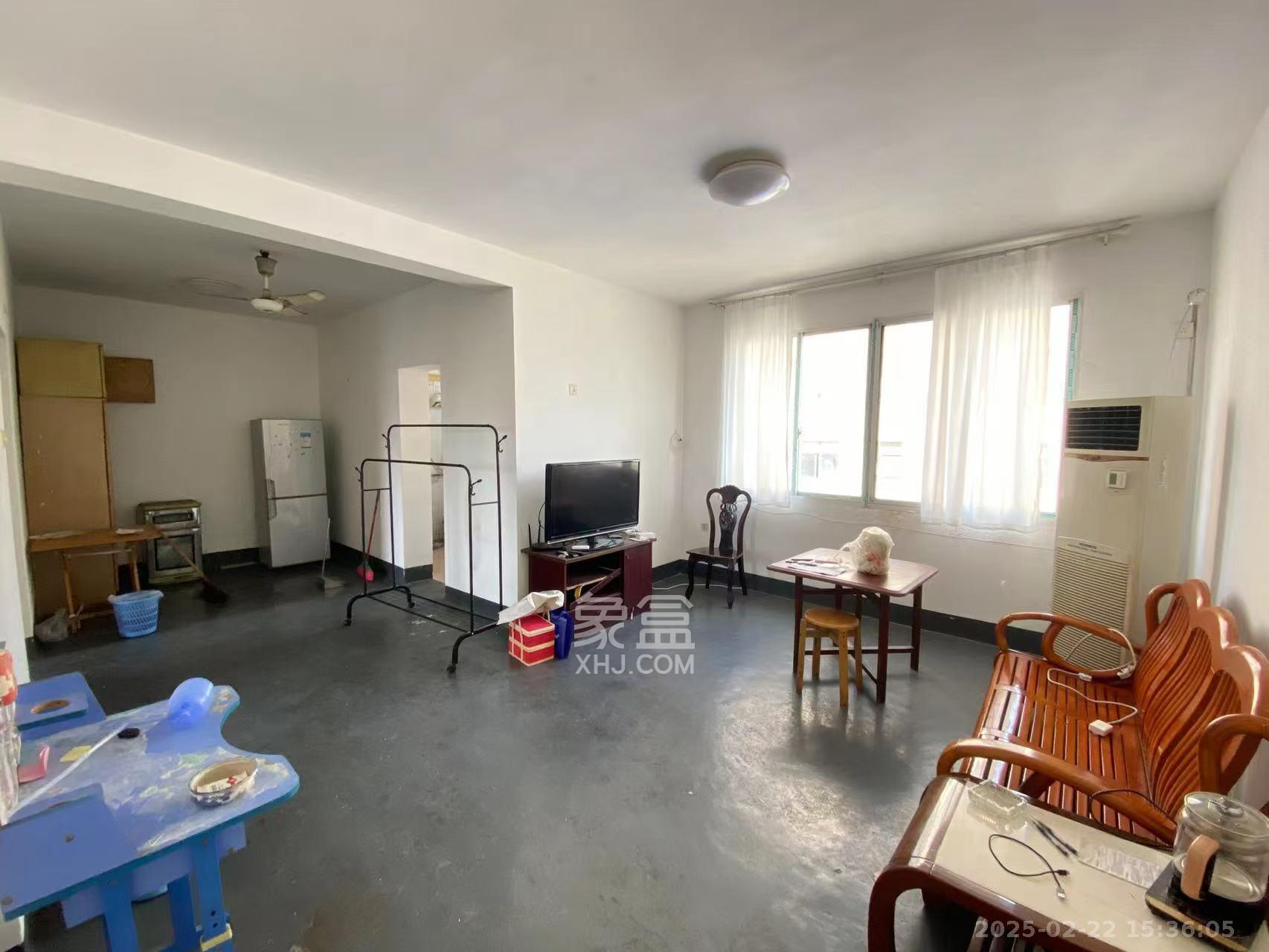 南园小区 2室2厅1卫 1300.0元/月 南园小区 2室2厅1卫 1300.0元/月室内图