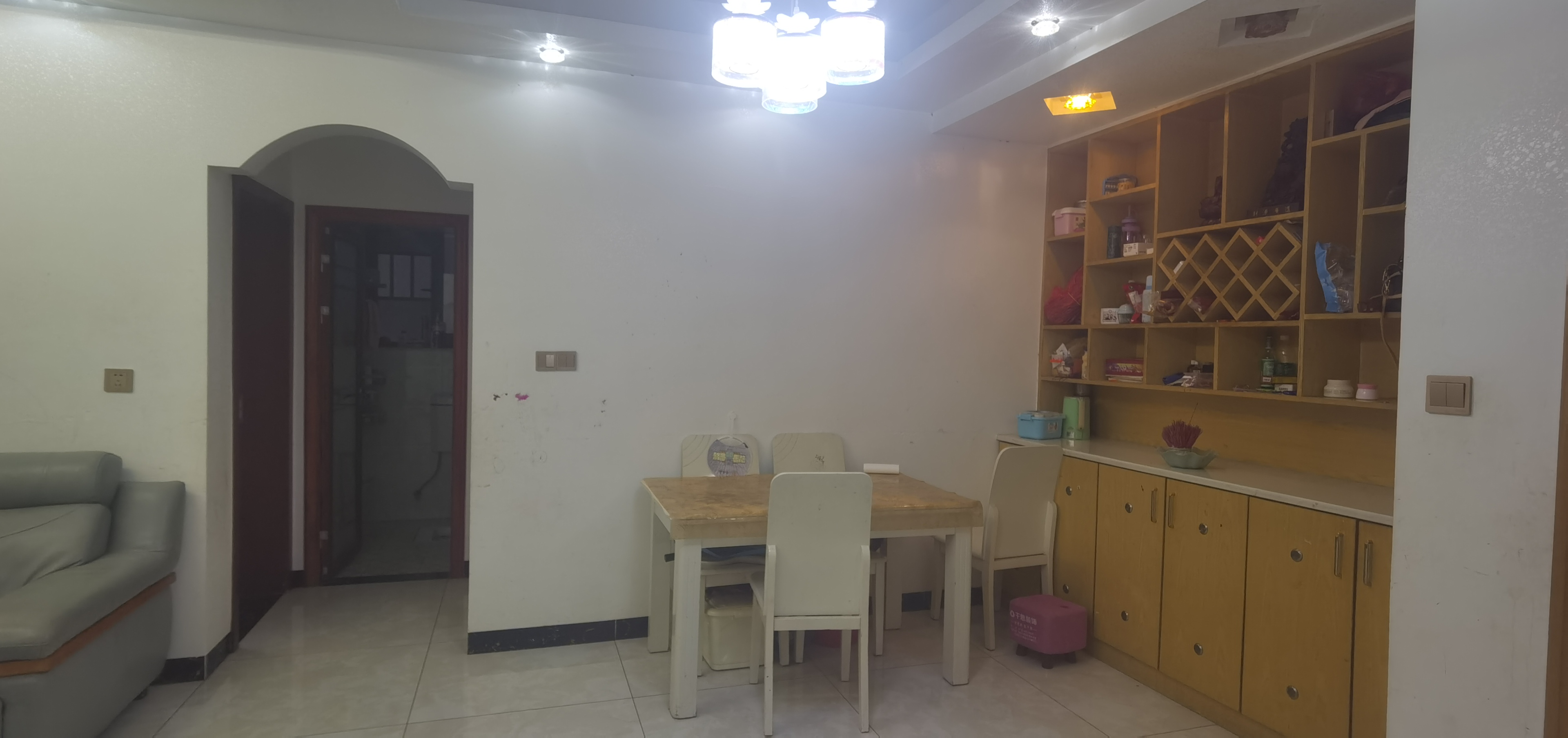 百弘学府城 1室0厅0卫 1400.0元/月 百弘学府城 1室0厅0卫 1400.0元/月室内图