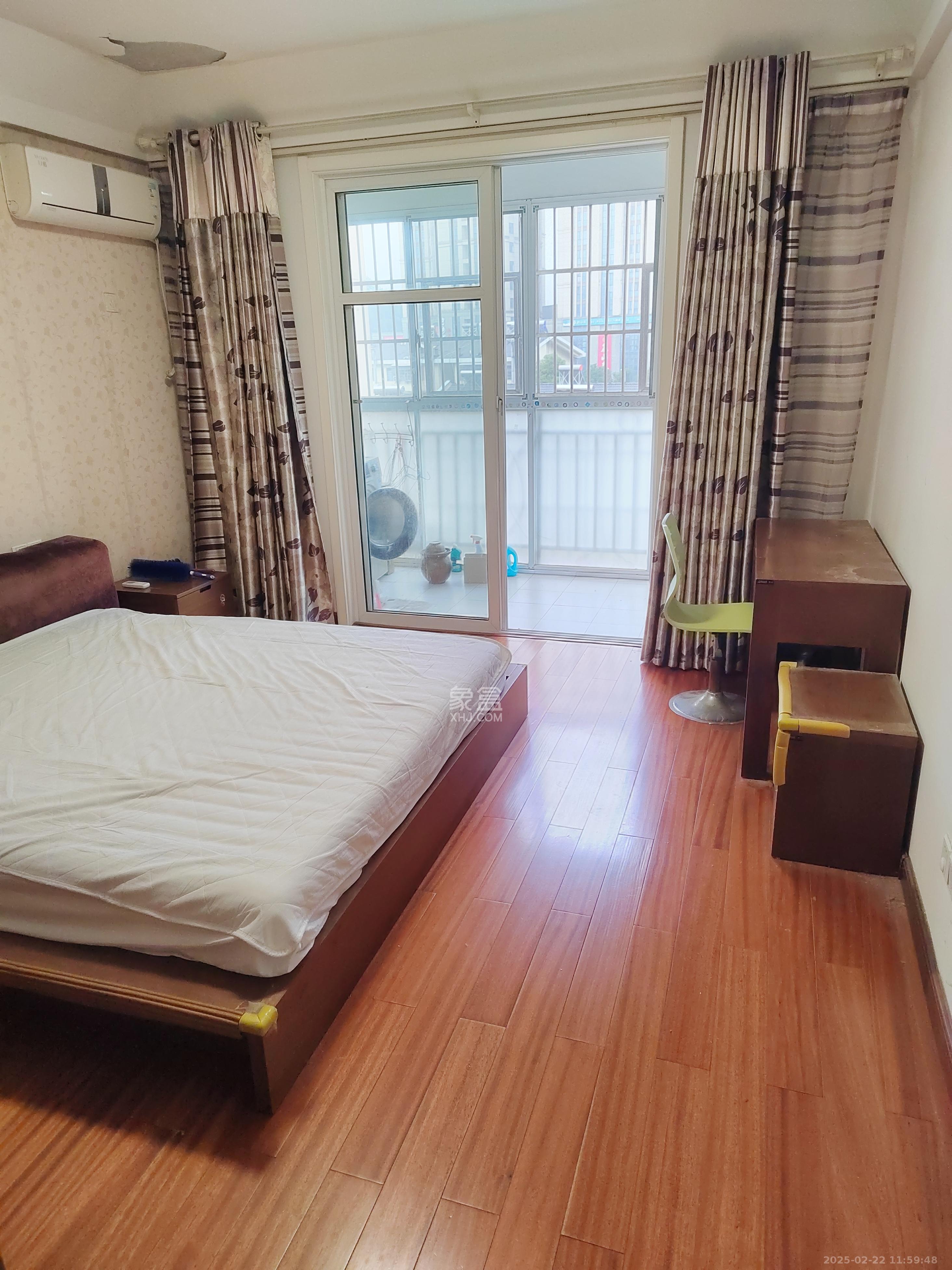 枫雅名苑  3室2厅2卫   2500.00元/月