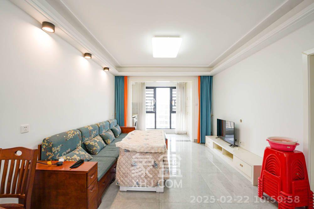 绿地新都会  3室2厅1卫    2400.0元/月 绿地新都会  3室2厅1卫    2400.0元/月