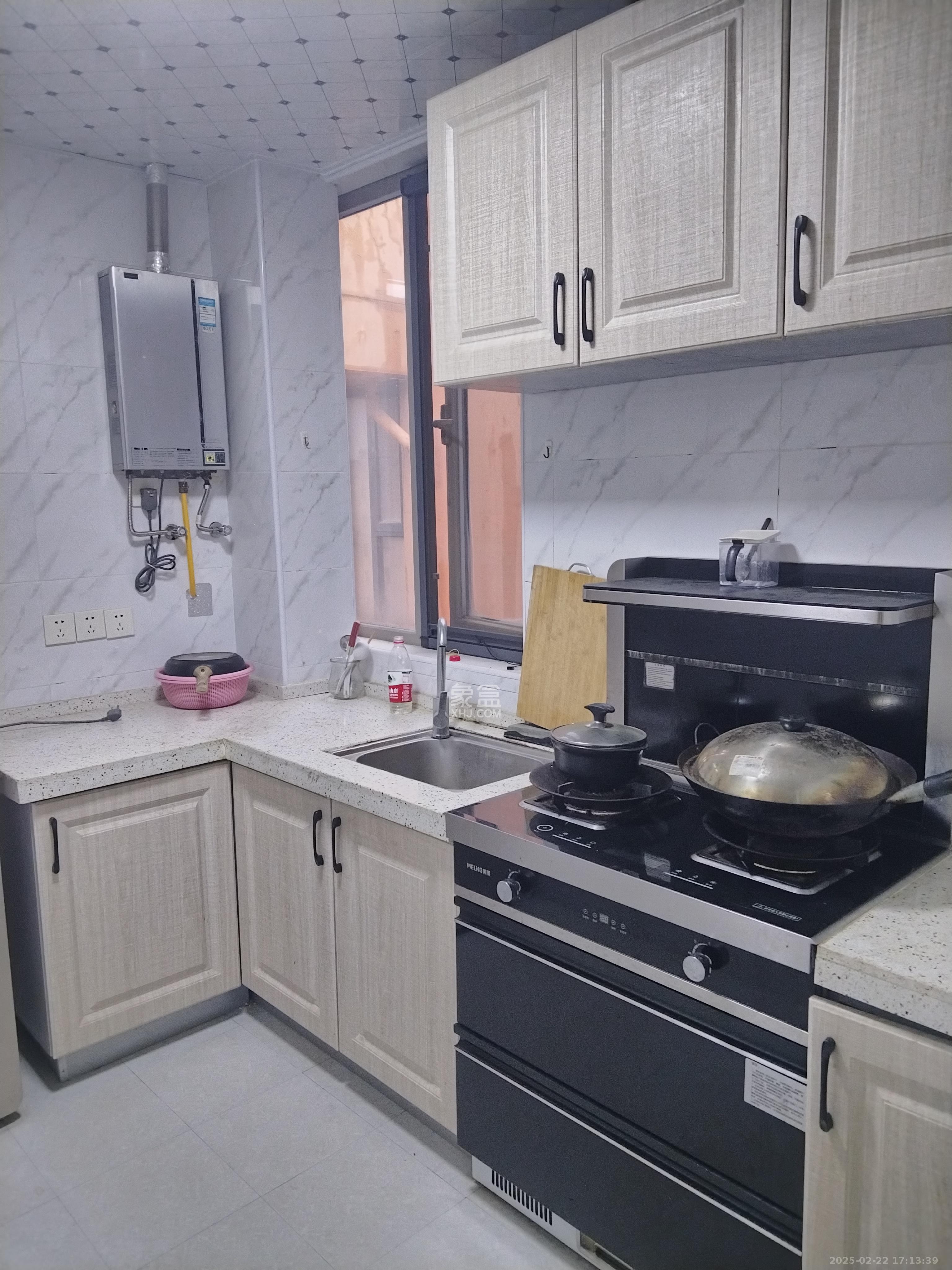 怡海星城 3室2厅1卫 2300.0元/月 怡海星城 3室2厅1卫 2300.0元/月室内图