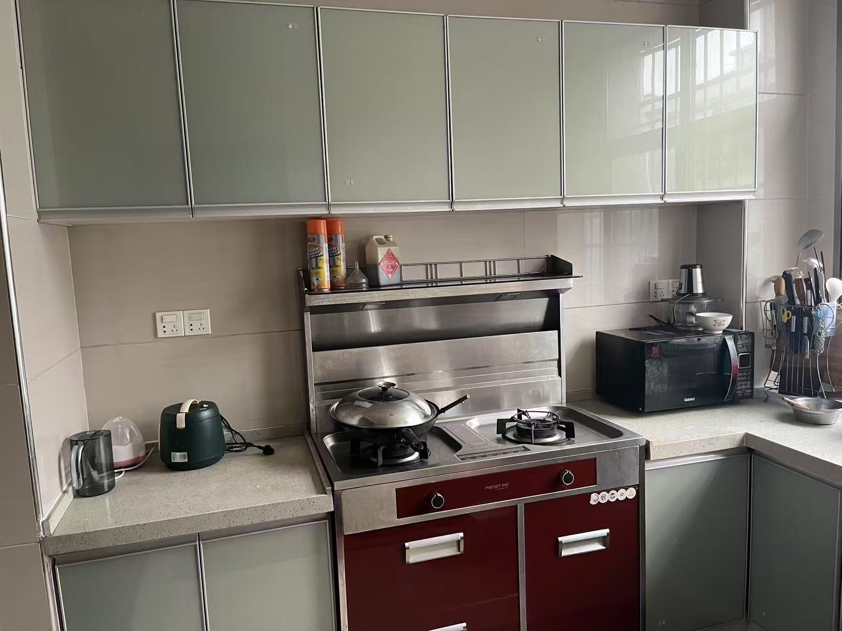 滨江水岸  3室2厅2卫    60.0万客厅