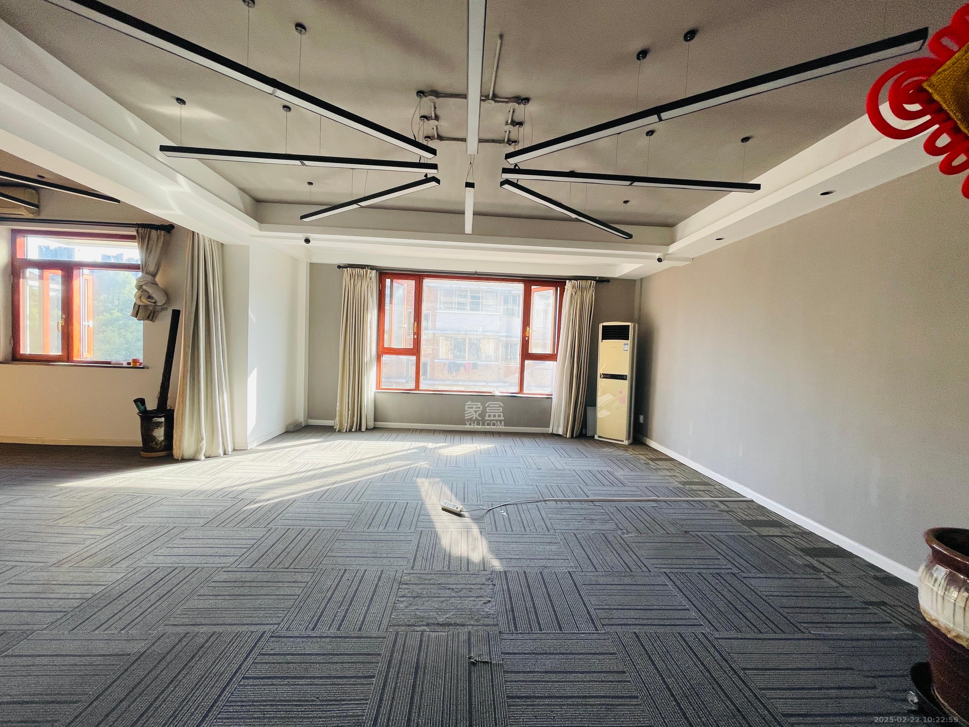 芙蓉公寓 4室2厅2卫 3500.0元/月 芙蓉公寓 4室2厅2卫 3500.0元/月室内图