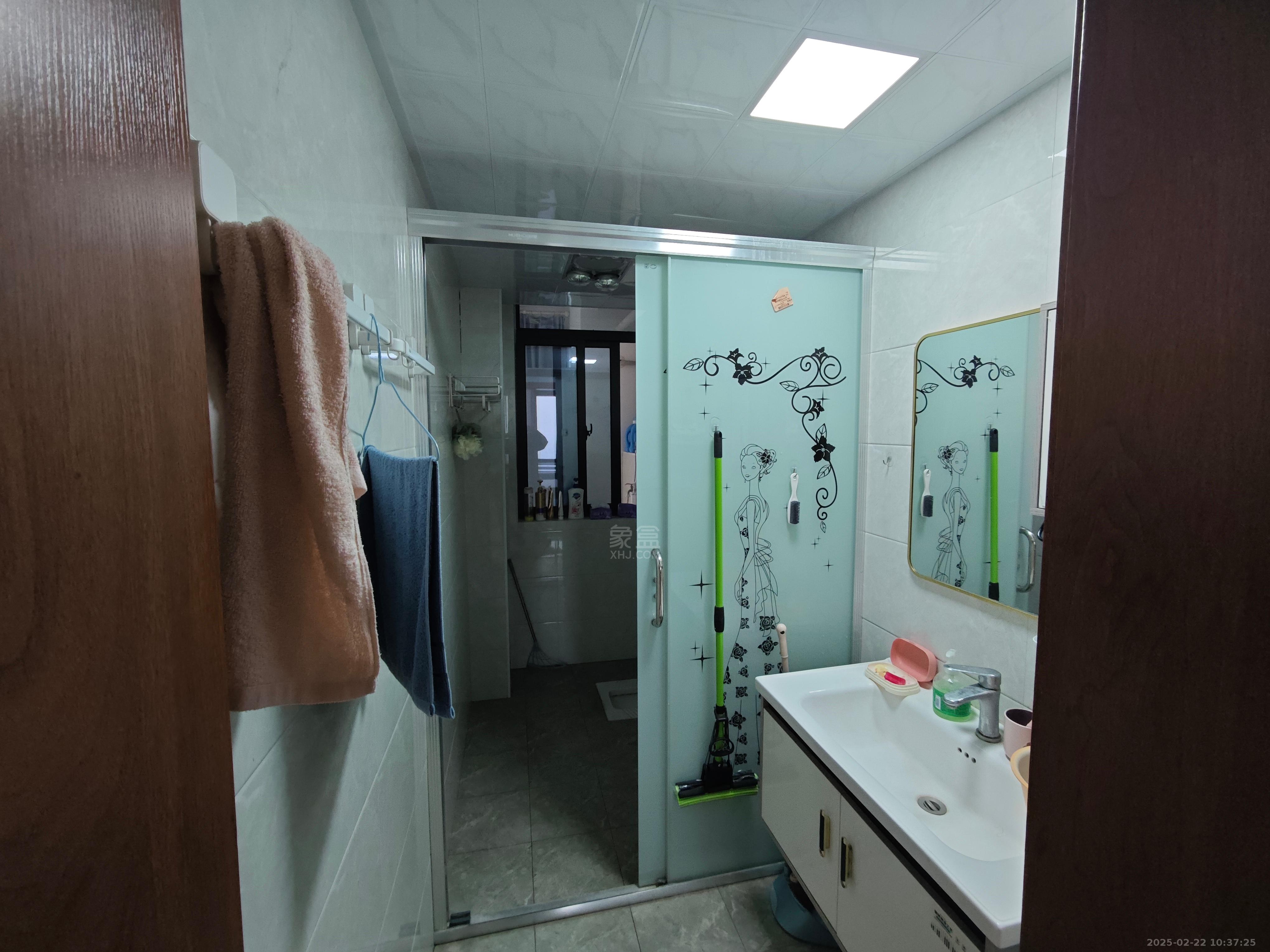 金轮翡翠名园 4室2厅2卫 1800.0元/月 金轮翡翠名园 4室2厅2卫 1800.0元/月室内图