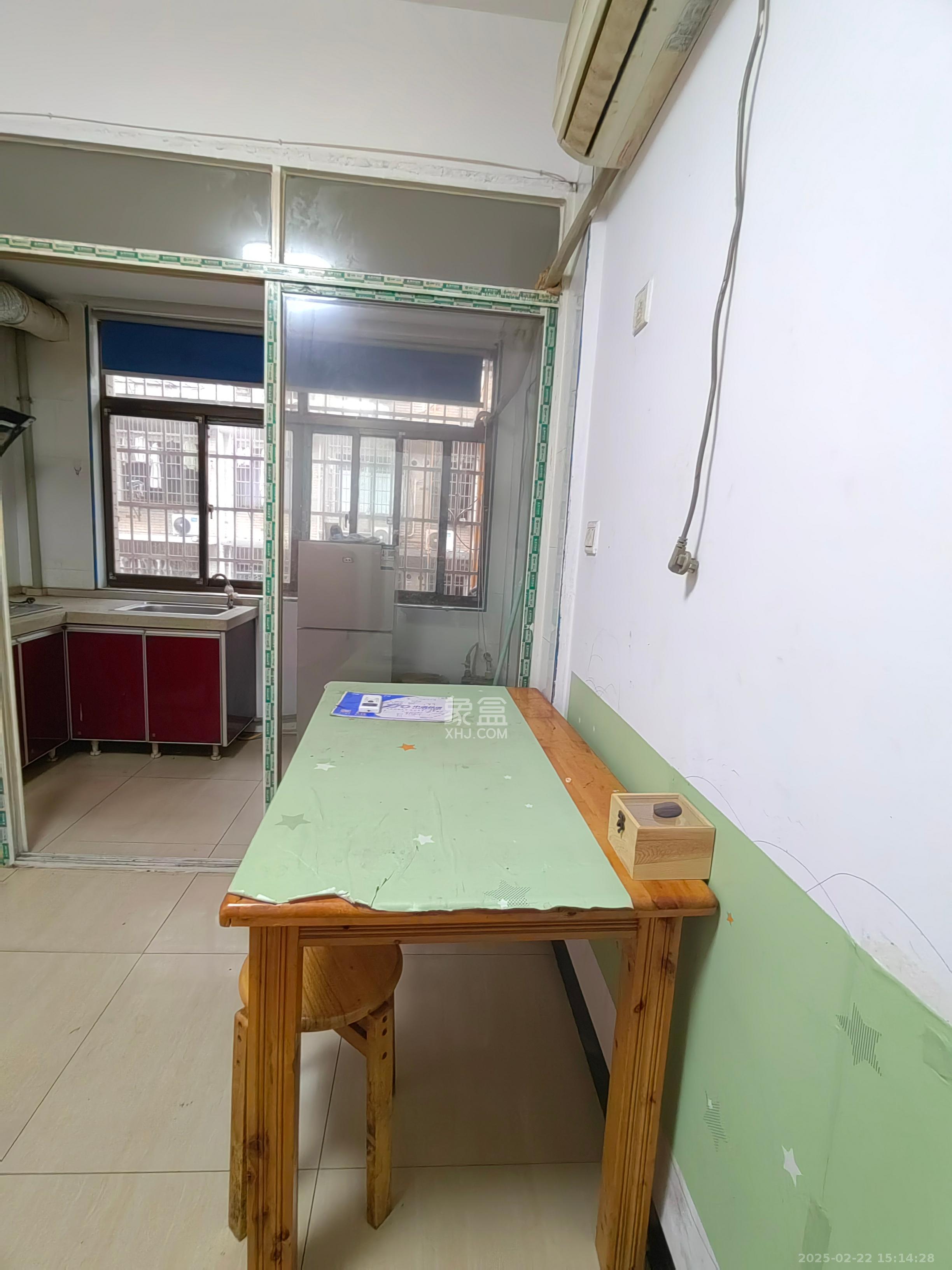 龙塘安置区（龙塘小区）  1室1厅1卫    550.0元/月室内图