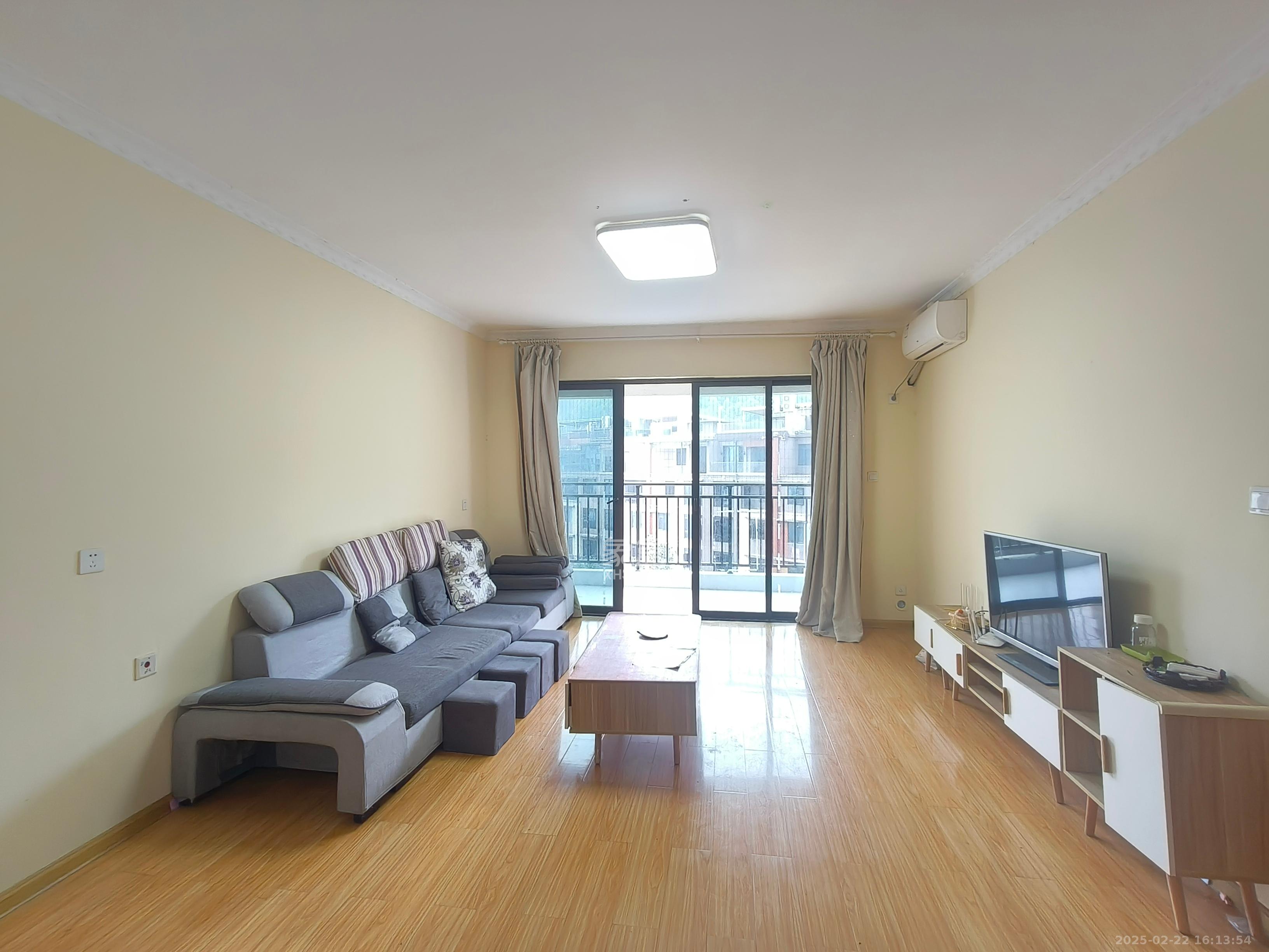 佳兆业云顶梅溪湖(佳兆业梅溪荟)  3室2厅2卫    2500.0元/月 佳兆业云顶梅溪湖(佳兆业梅溪荟)  3室2厅2卫    2500.0元/月