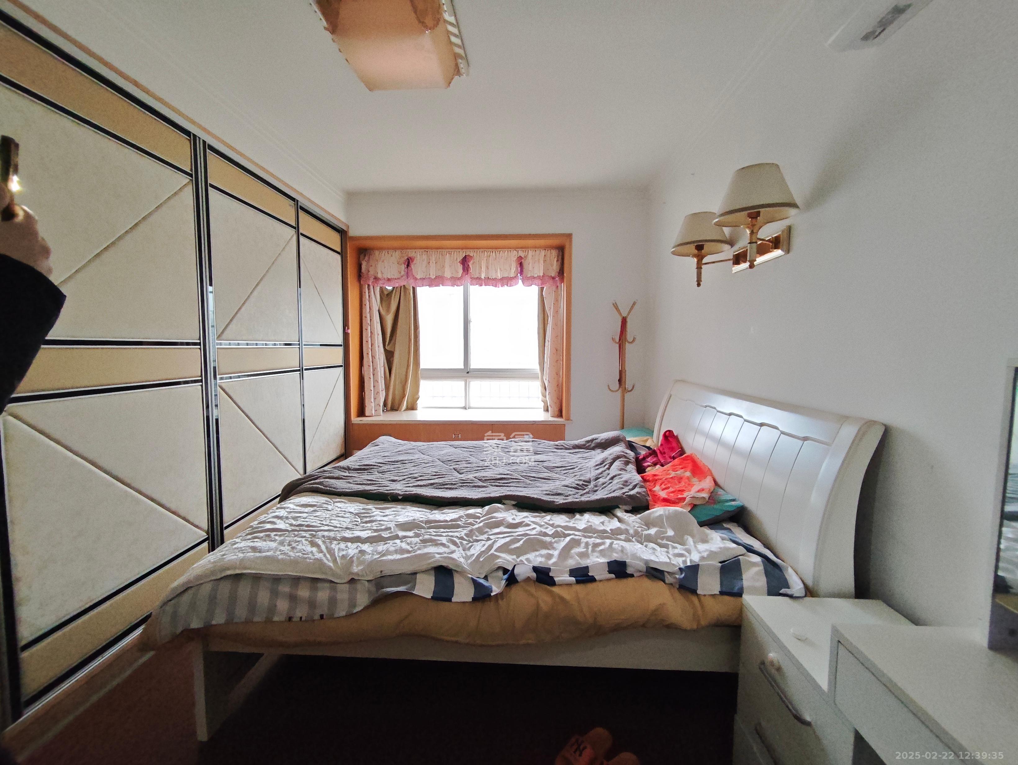 圣力华苑  3室2厅2卫    1700.0元/月室内图