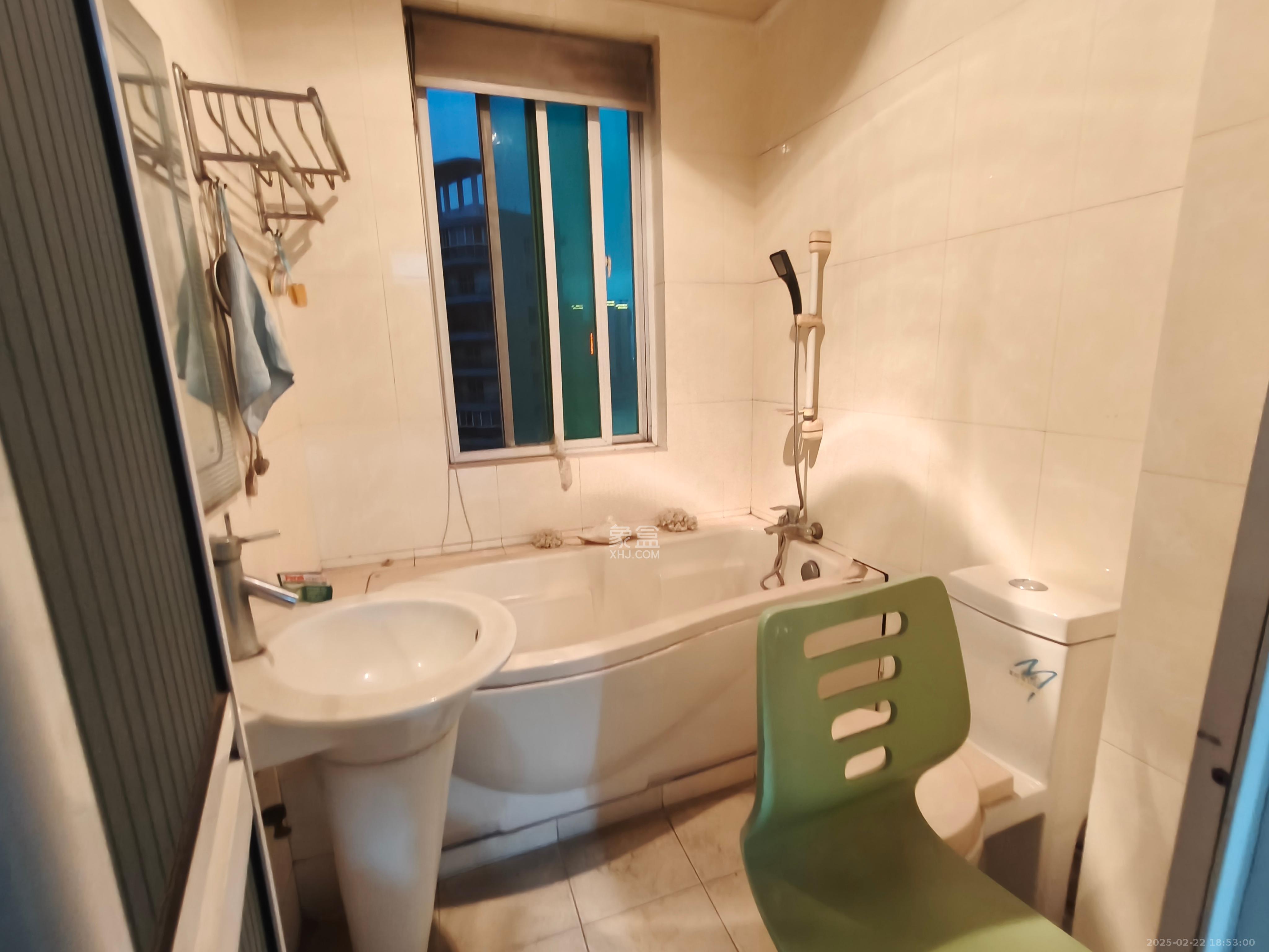 万事佳景园 3室2厅2卫 1800.0元/月 万事佳景园 3室2厅2卫 1800.0元/月室内图