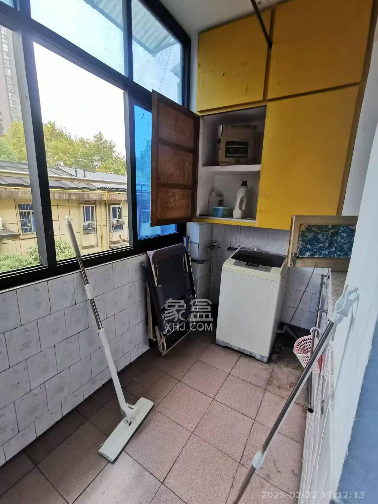 原石油厂宿舍 2室2厅1卫 1500.0元/月 原石油厂宿舍 2室2厅1卫 1500.0元/月室内图