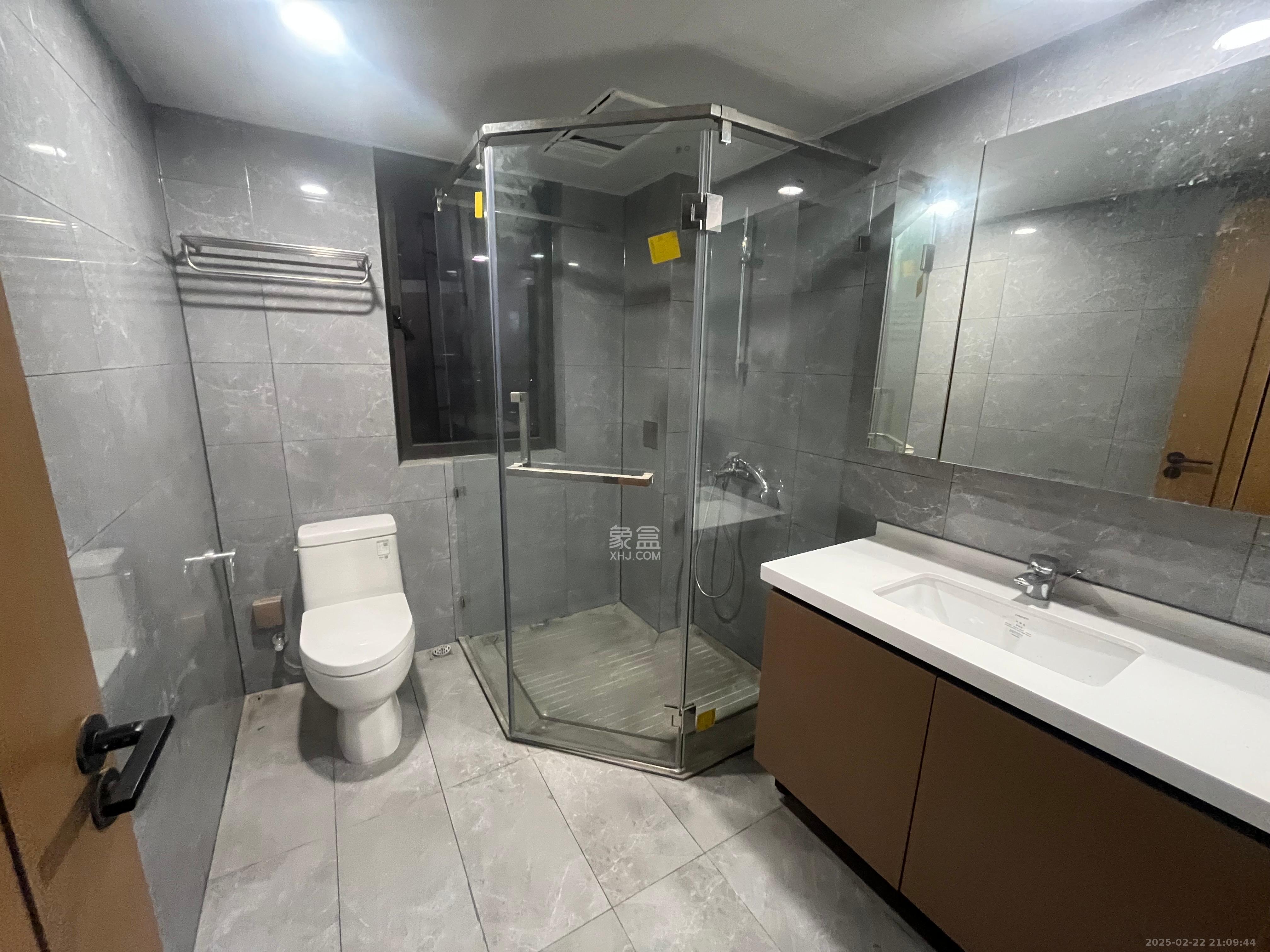 润和美郡(润和紫郡五期) 5室2厅2卫 2500.0元/月 润和美郡(润和紫郡五期) 5室2厅2卫 2500.0元/月室内图