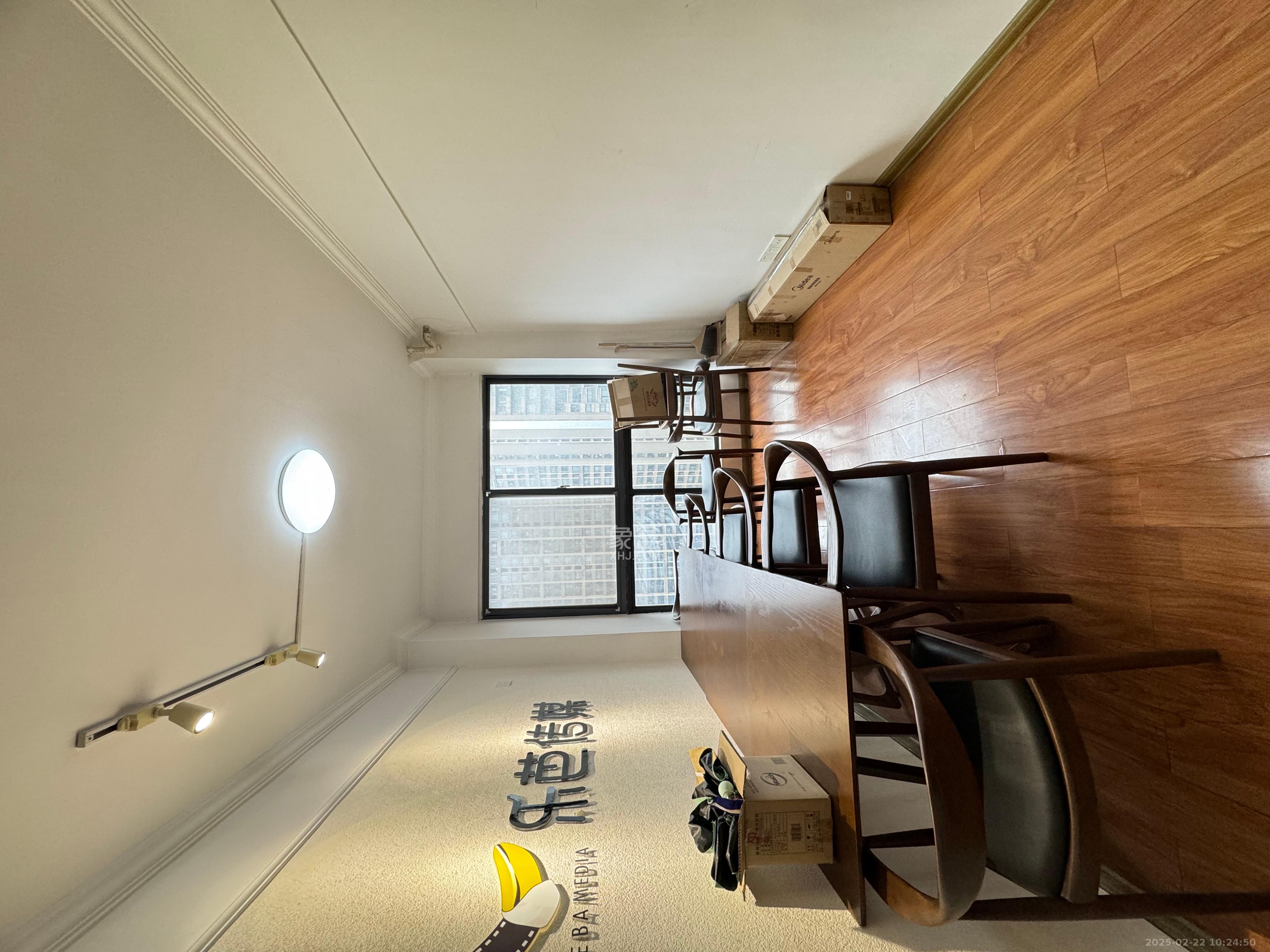 藏珑湖上国际花园 4室2厅2卫 4800.0元/月 藏珑湖上国际花园 4室2厅2卫 4800.0元/月室内图