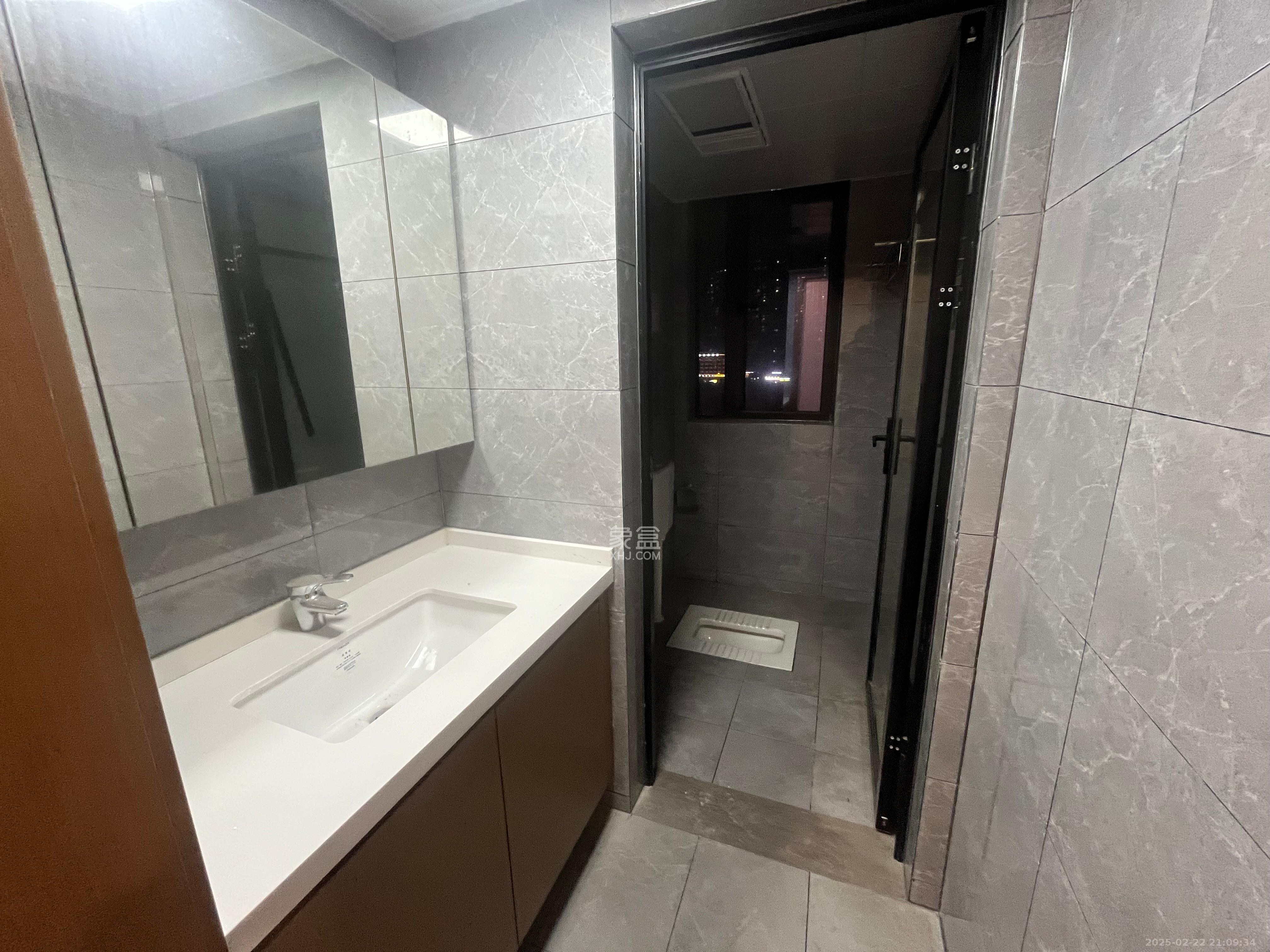 润和美郡(润和紫郡五期) 5室2厅2卫 2500.0元/月 润和美郡(润和紫郡五期) 5室2厅2卫 2500.0元/月室内图