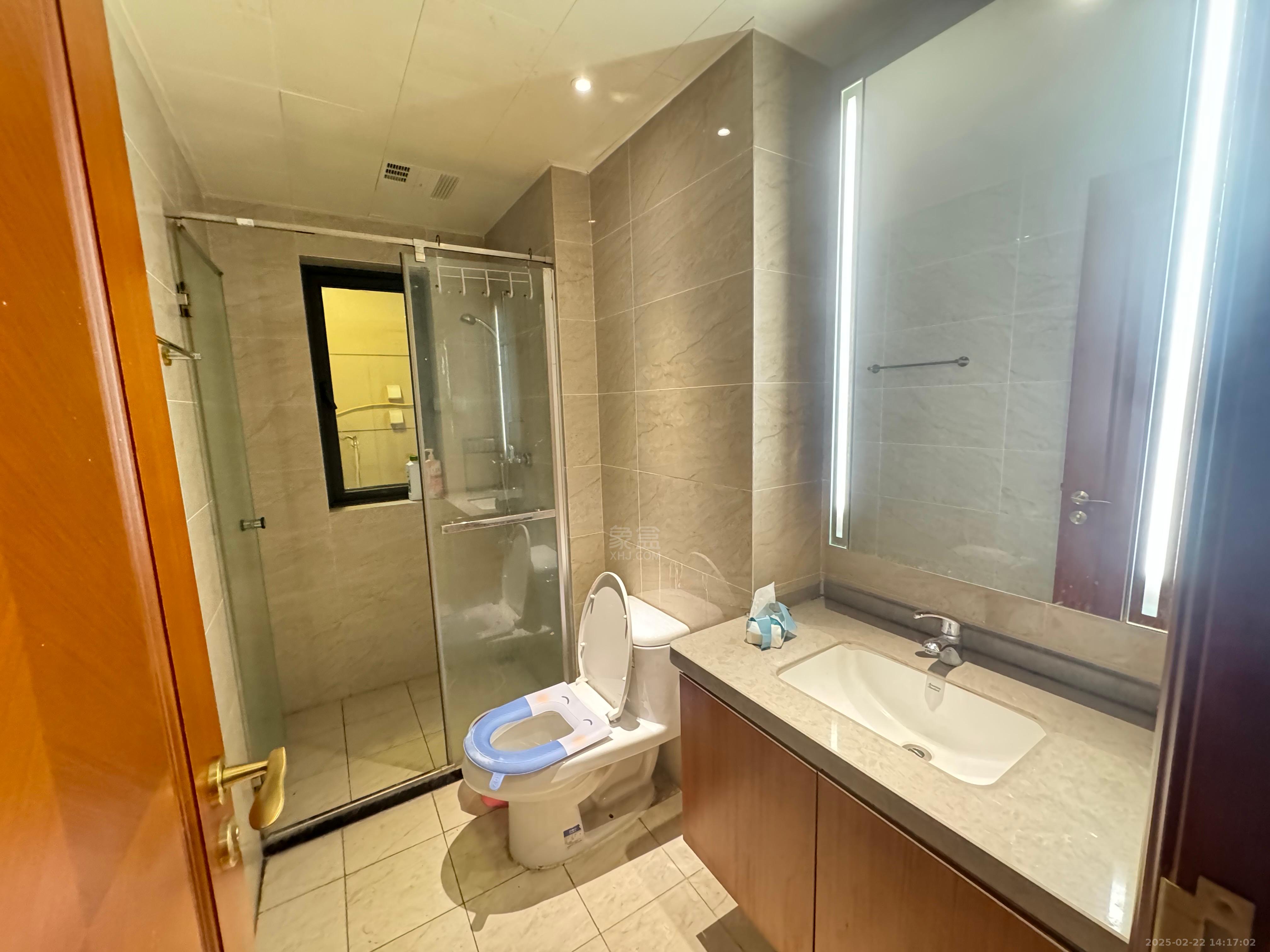 恒大华府 3室2厅2卫 2000.0元/月 恒大华府 3室2厅2卫 2000.0元/月室内图