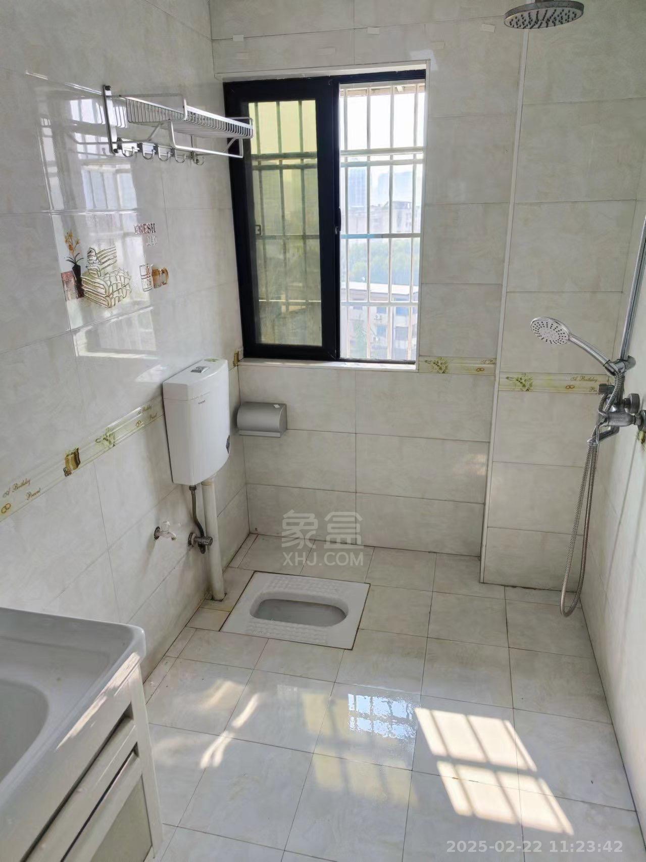 金域半岛 3室2厅2卫 2500.0元/月 金域半岛 3室2厅2卫 2500.0元/月室内图