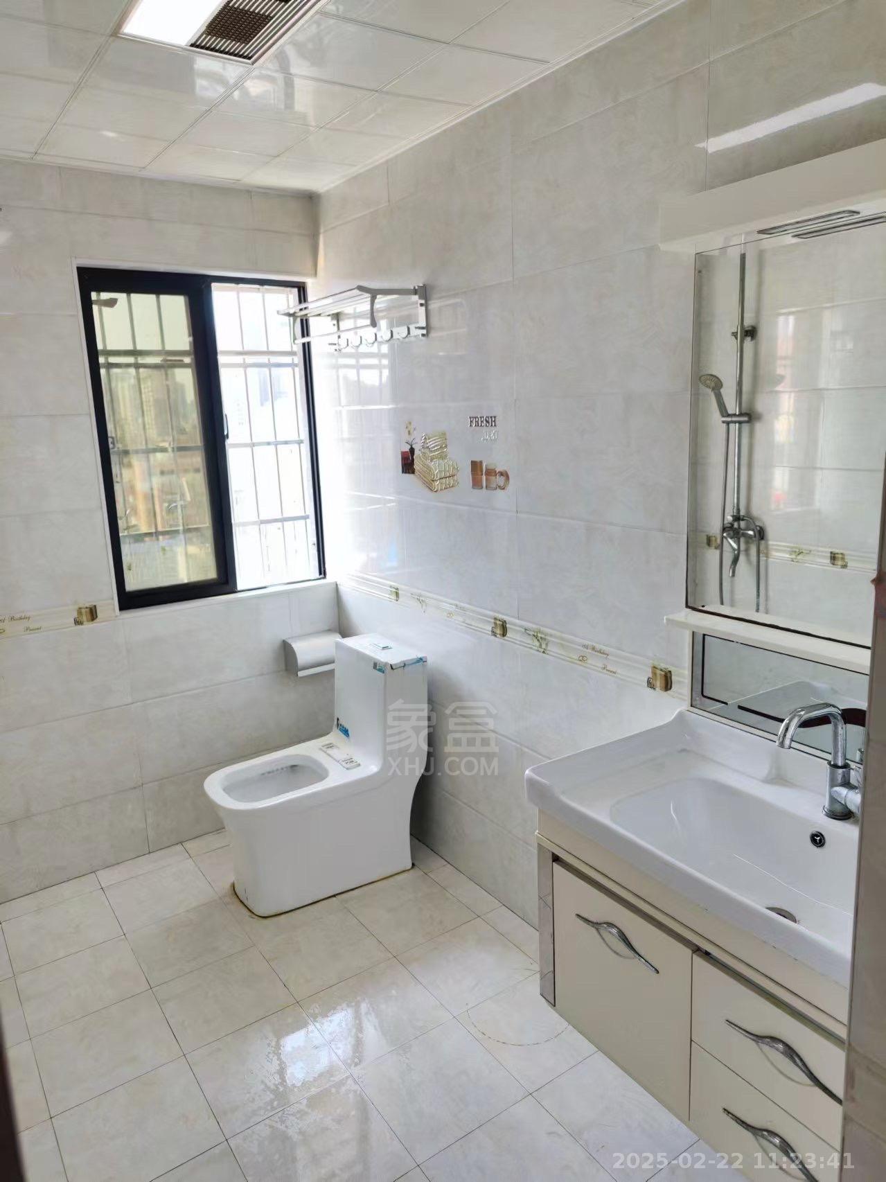 金域半岛 3室2厅2卫 2500.0元/月 金域半岛 3室2厅2卫 2500.0元/月室内图